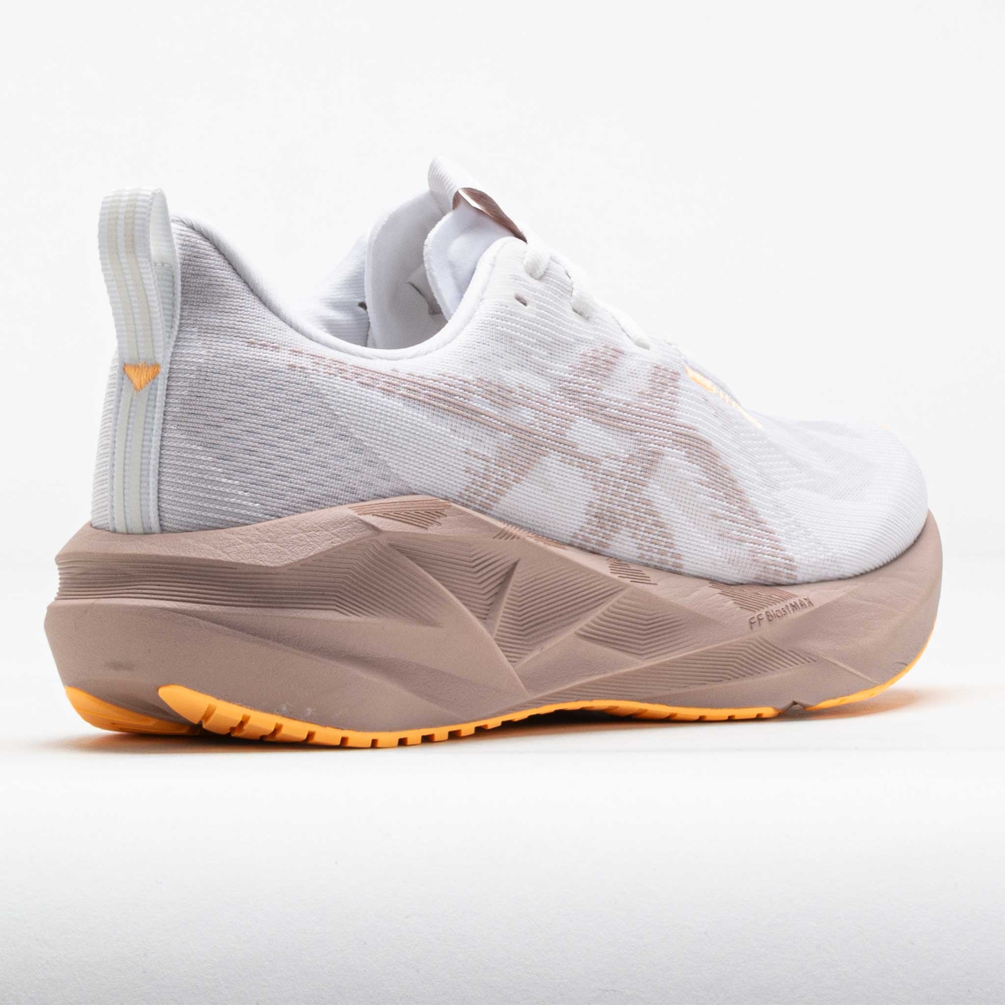ASICS Novablast 5 Women's White/Fawn - 6