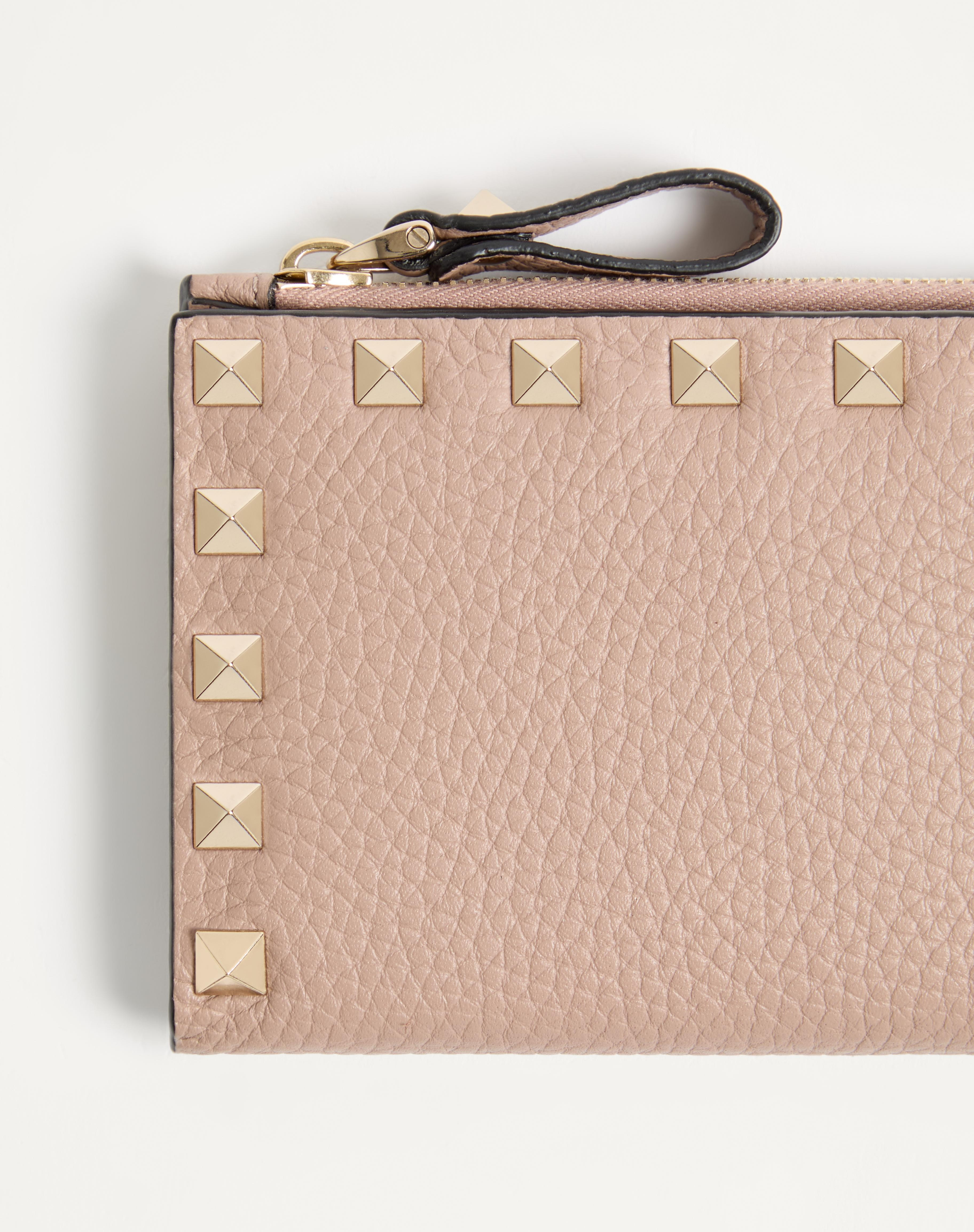 ROCKSTUD GRAINY CALFSKIN CARDHOLDER WITH ZIPPER - 2