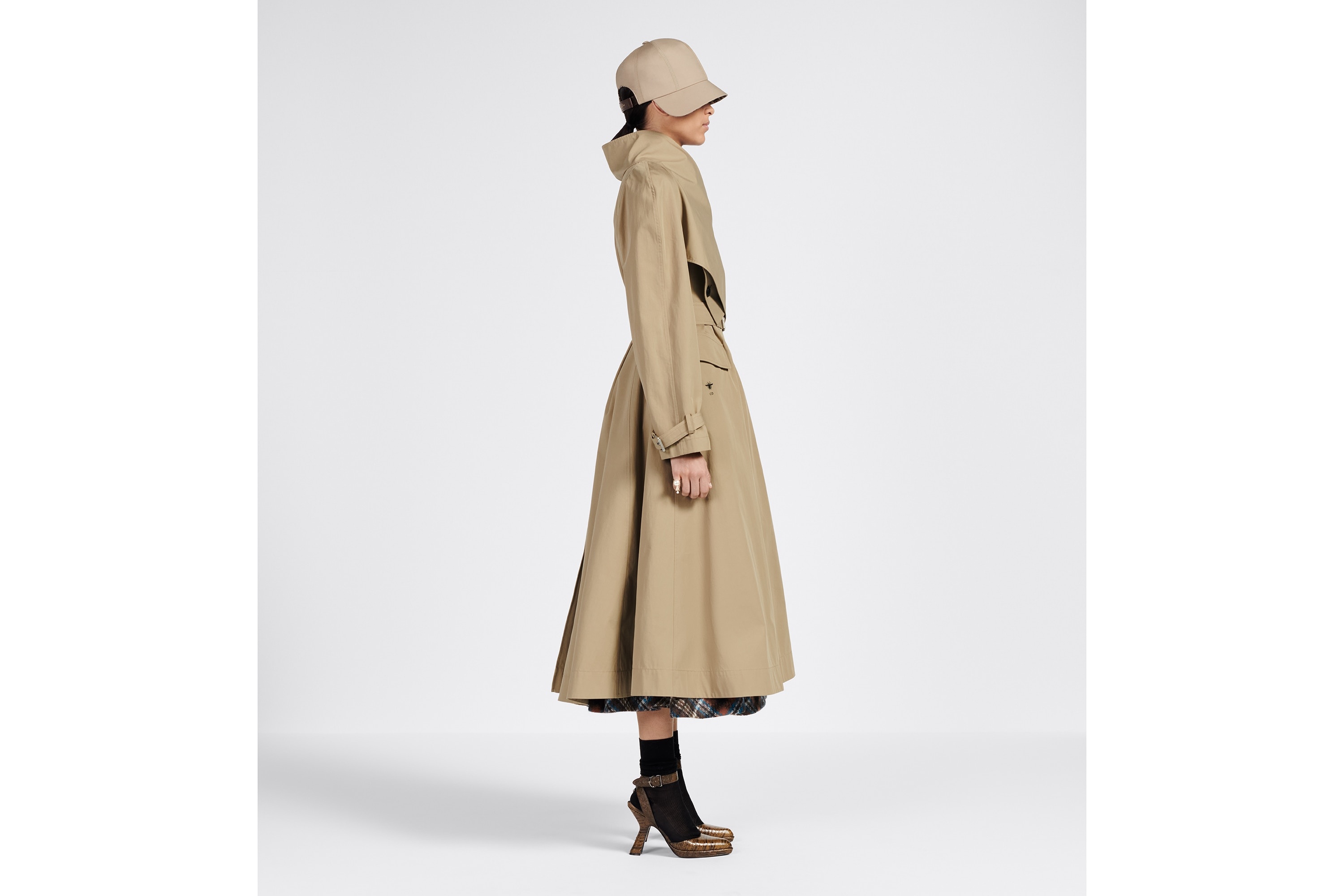【DIOR】 Belted Trench Coat with Criss Cross Collar Dior Belted Trench Coat with Criss Cross Collar | dior