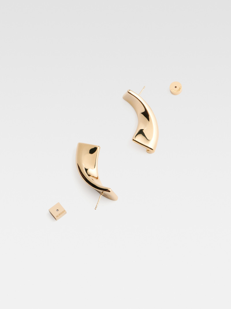 JACQUEMUS Les boucles J outlook