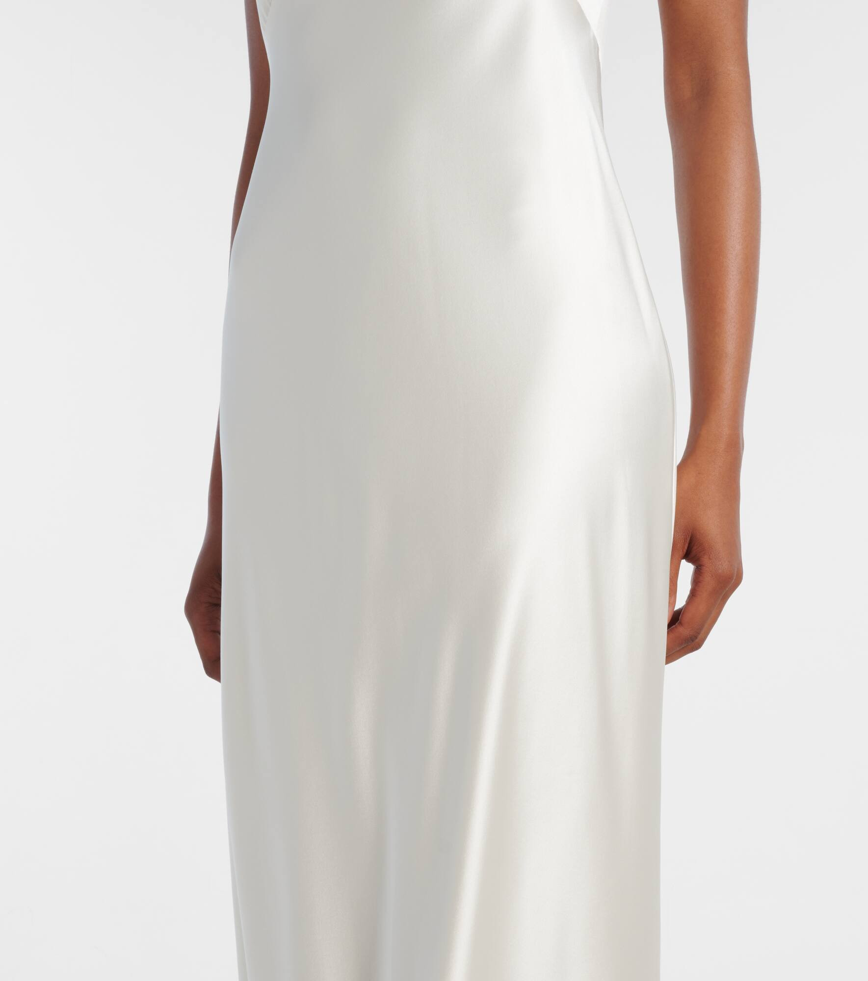 Silk satin gown - 5