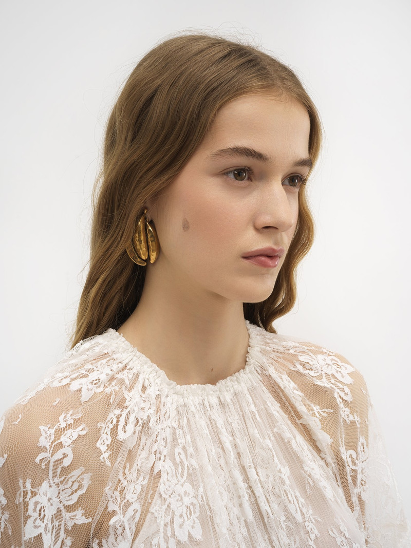 THE CHLOÉ BANANAS EARRINGS 4