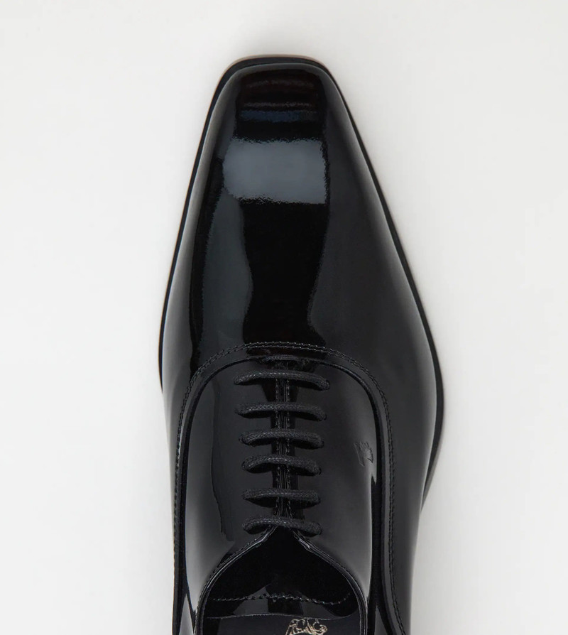 LACE-UPS IN PATENT LEATHER - BLACK 4