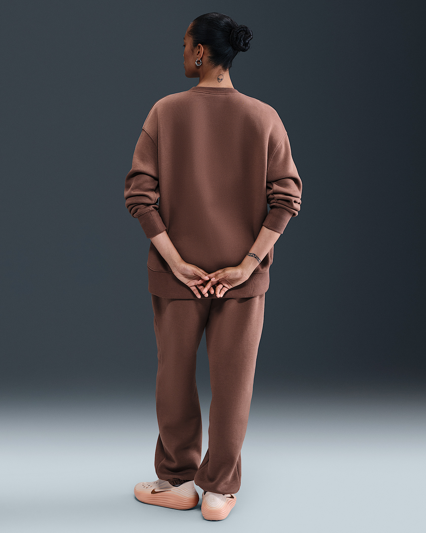 Nike Sportswear Phoenix Fleece Women's Oversized Crew-Neck Sweatshirt - 5