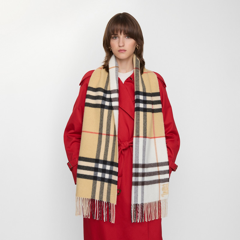 Burberry Contrast Check Cashmere Scarf outlook