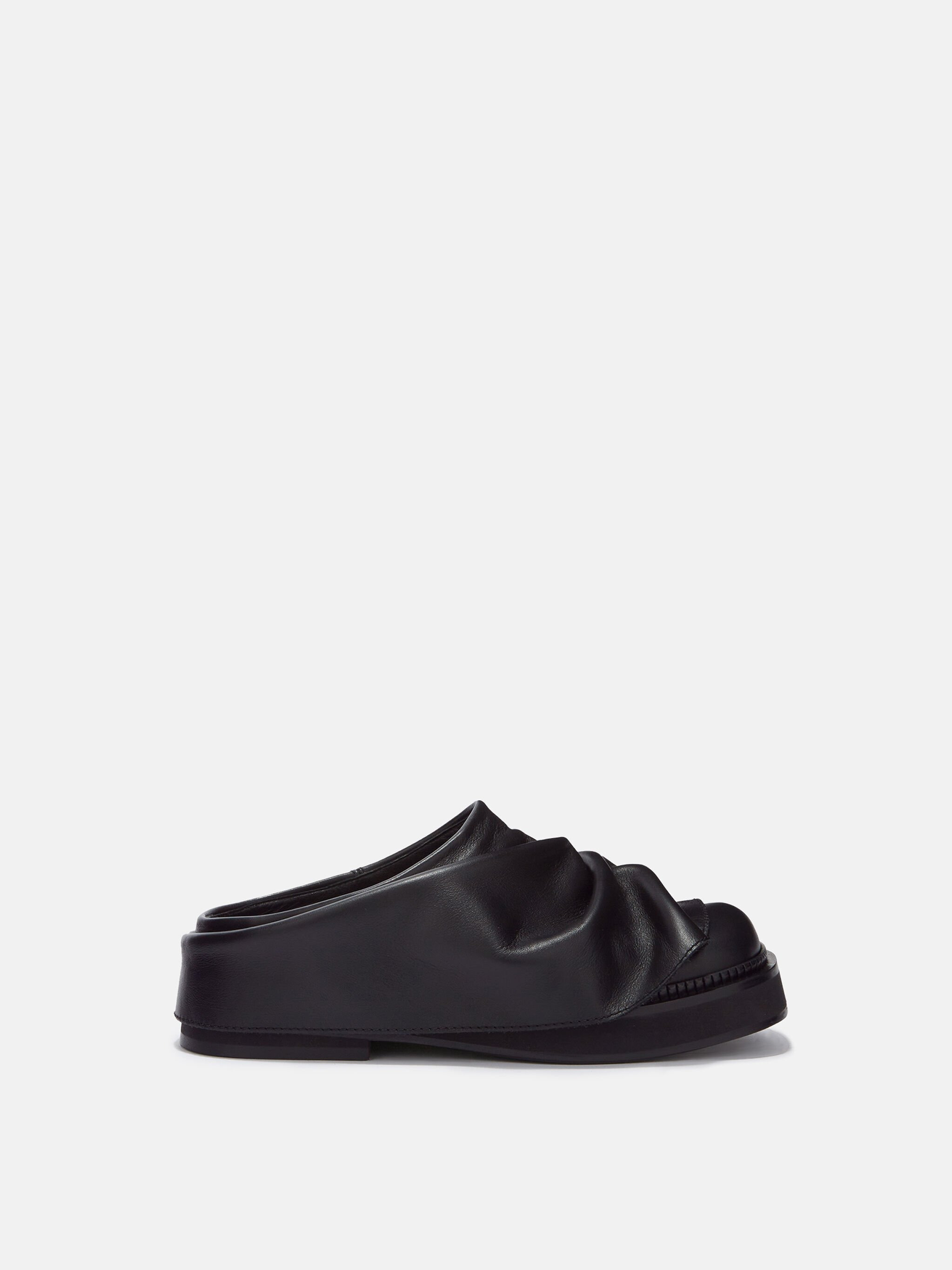 ''MINI ROBIN'' BLACK SABOT - 1
