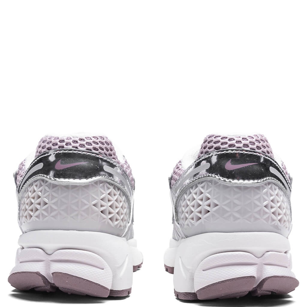 WOMEN'S ZOOM VOMERO 5 - VAST GREY/METALLIC SILVER - 4
