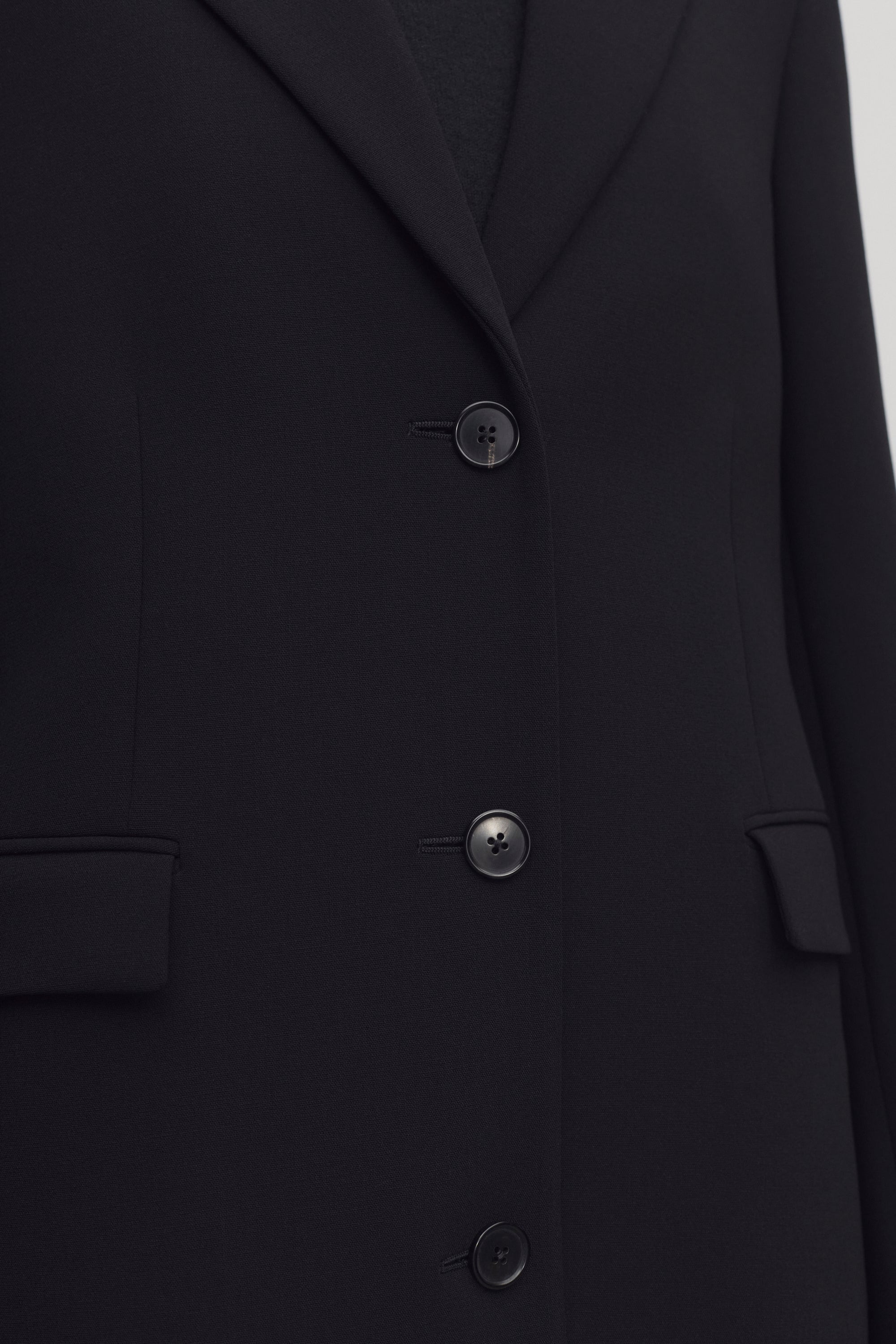 Cerys Coat in Virgin Wool - 6