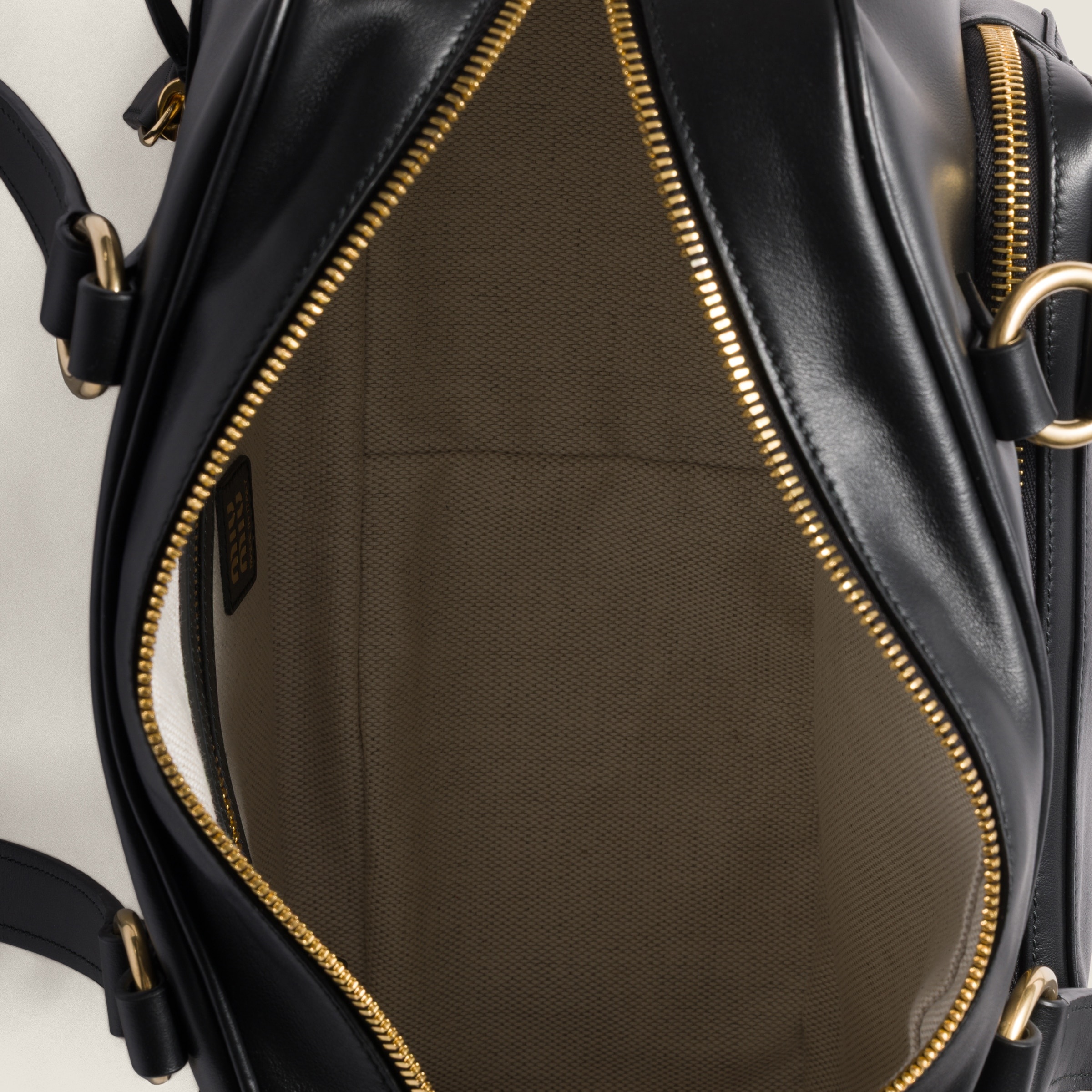 Pocket nappa leather top-handle bag - 4