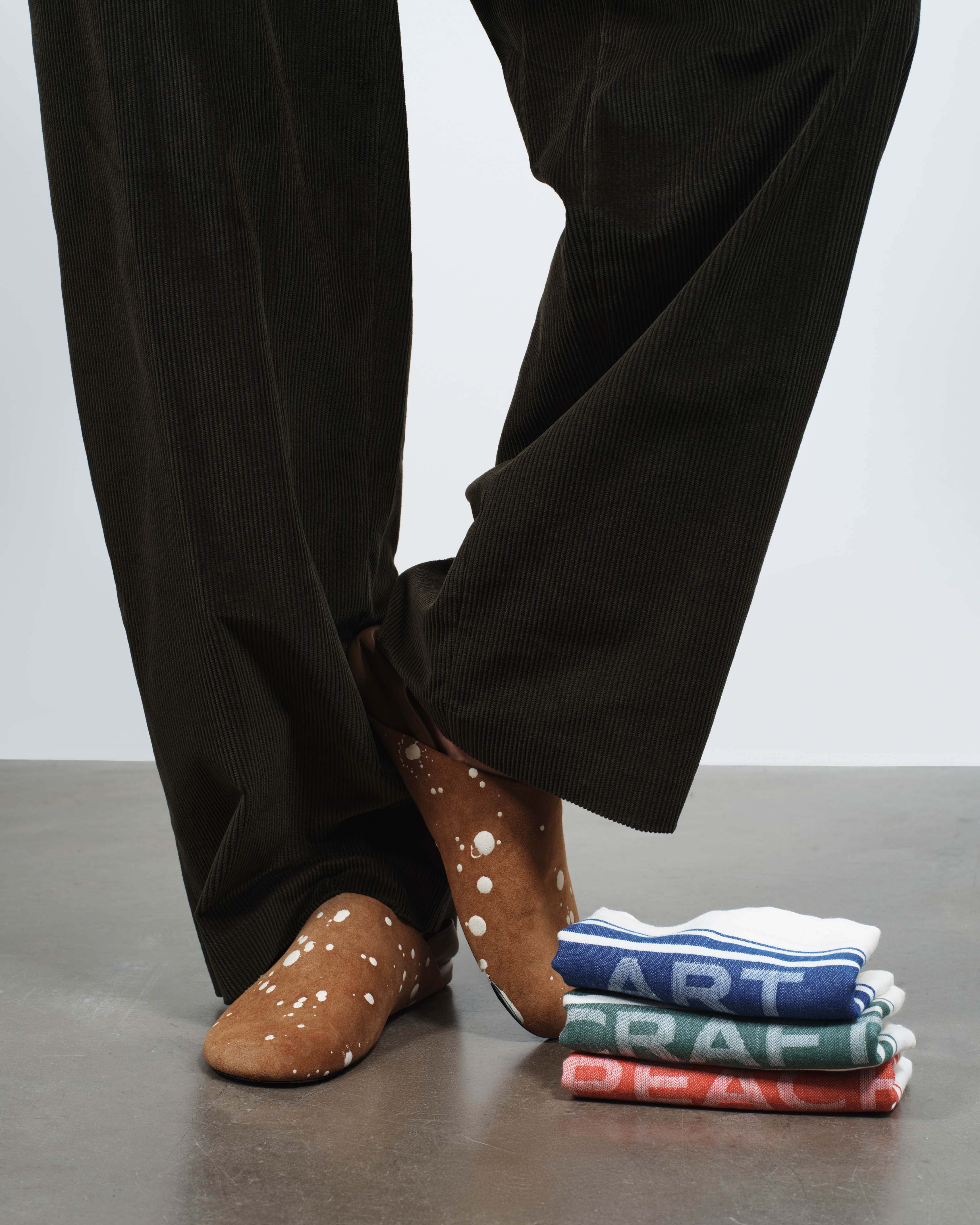MENS SLIPPER MULES IN TAN & CREAM - 2