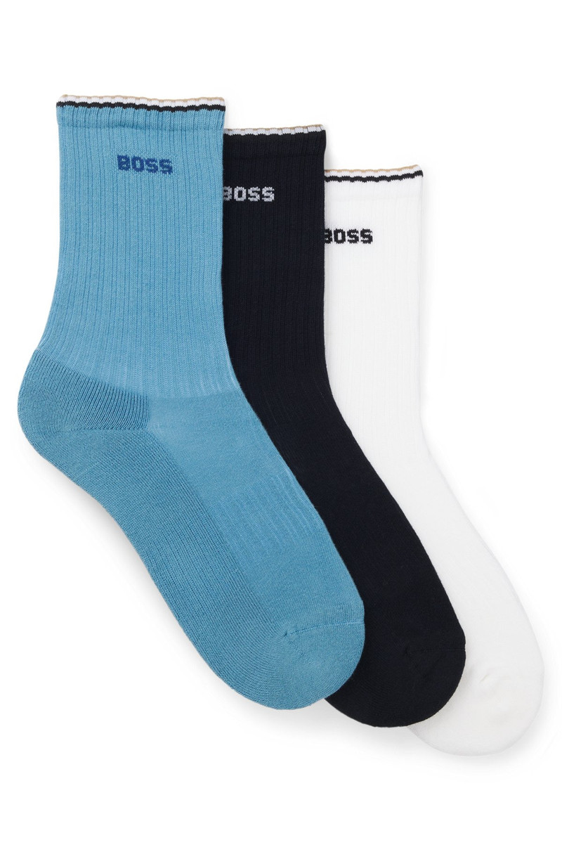 THREE-PACK OF LOGO-DETAIL SOCKS IN A SHORT LENGTH 1