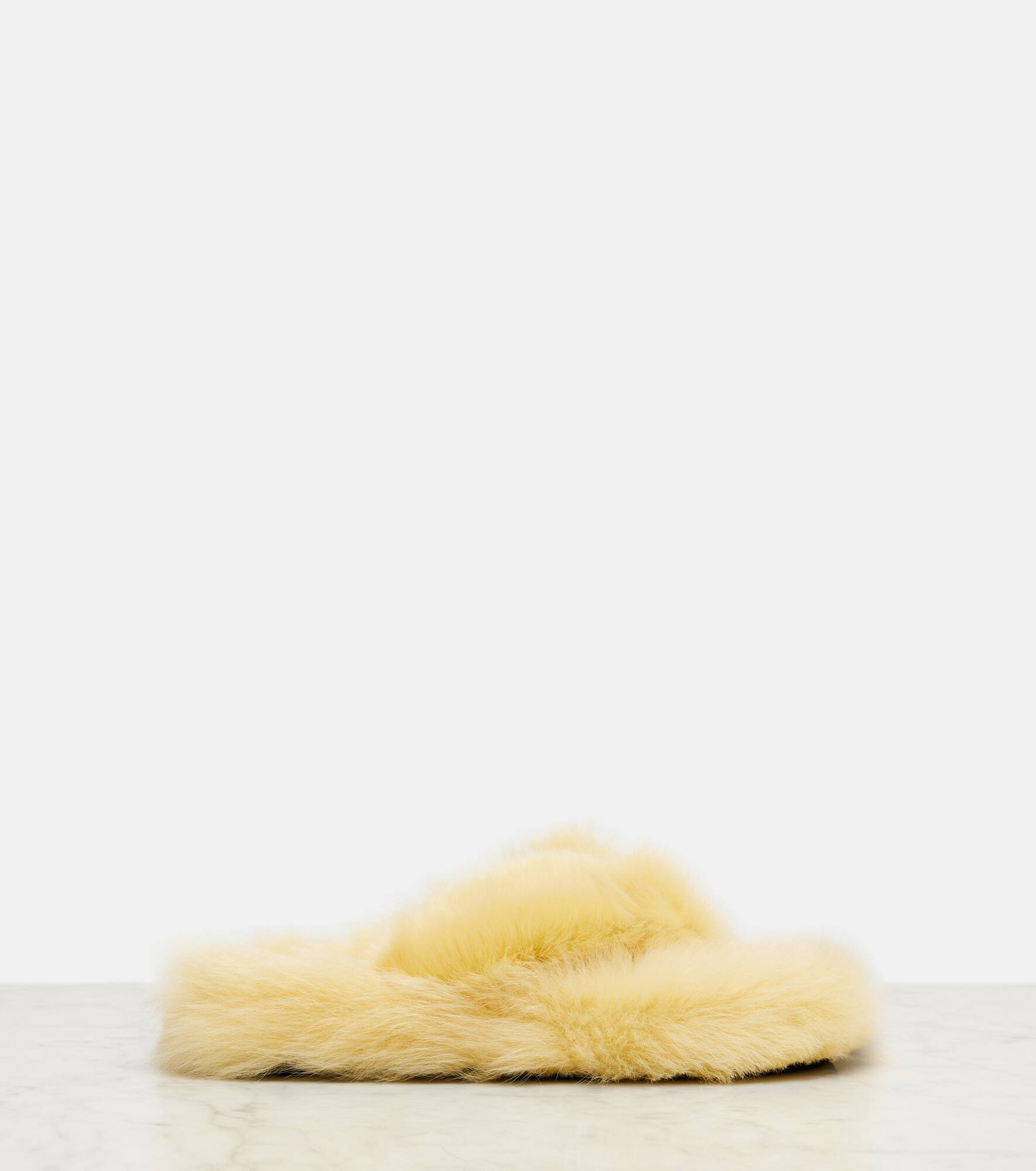 Shearling thong sandals - 4