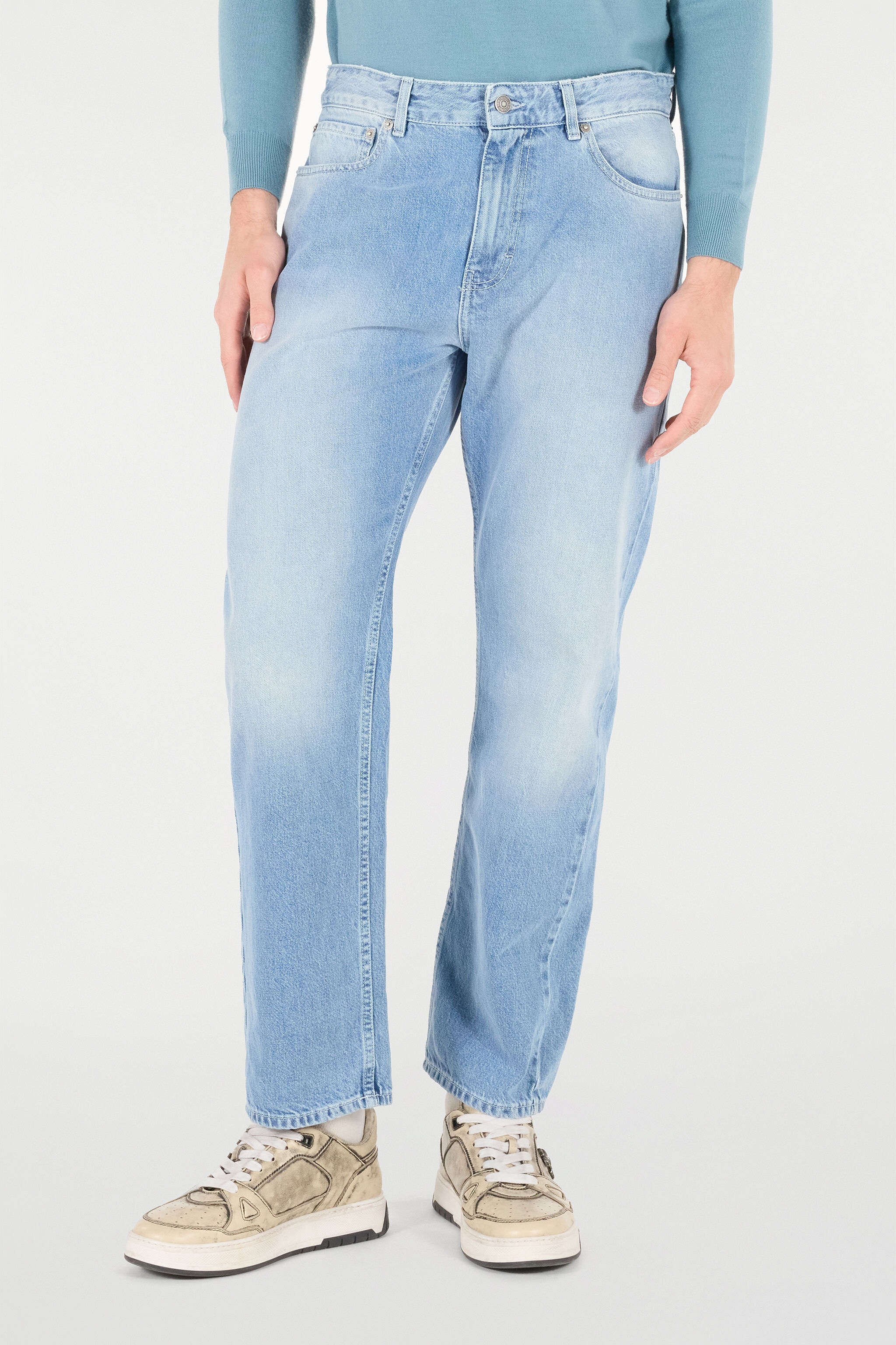 Jeans With Faded Detailing - 3