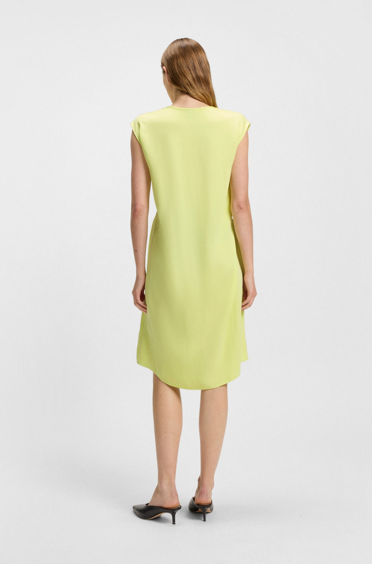 V-NECK DRESS WITH INTEGRATED BELT - 4