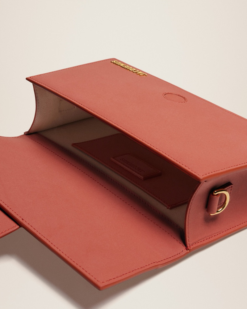 JACQUEMUS Le grand Bambino outlook