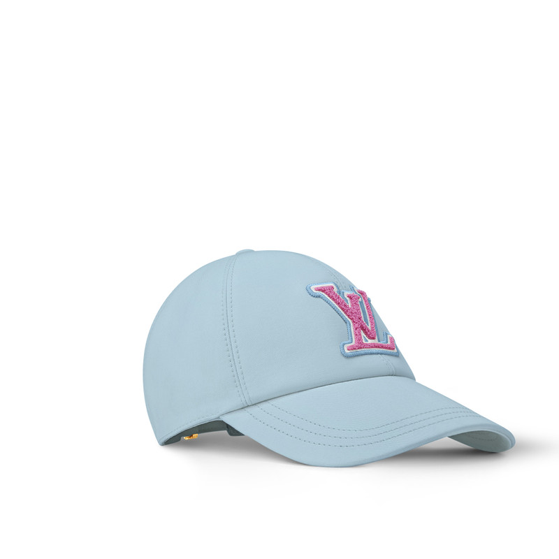 Louis Vuitton LV Signature Cap outlook