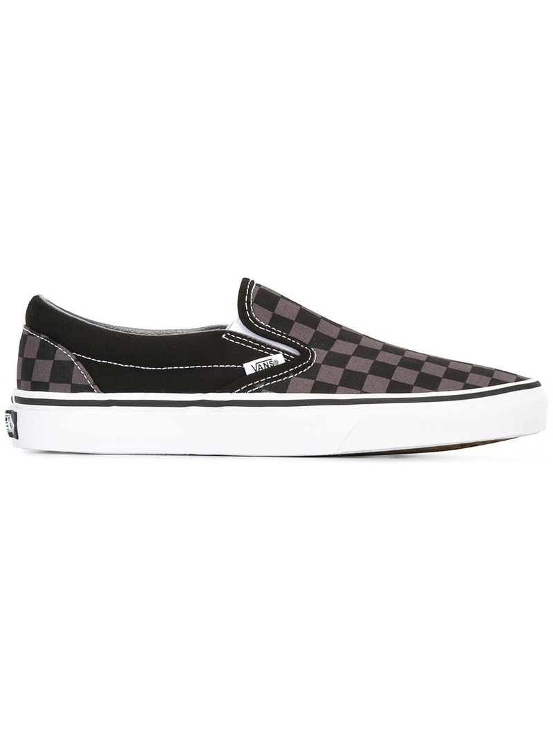 checked slippers 1