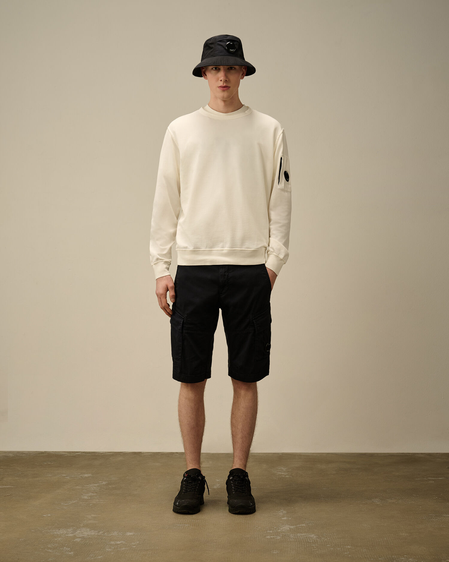 Stretch Sateen Cargo Shorts - 2