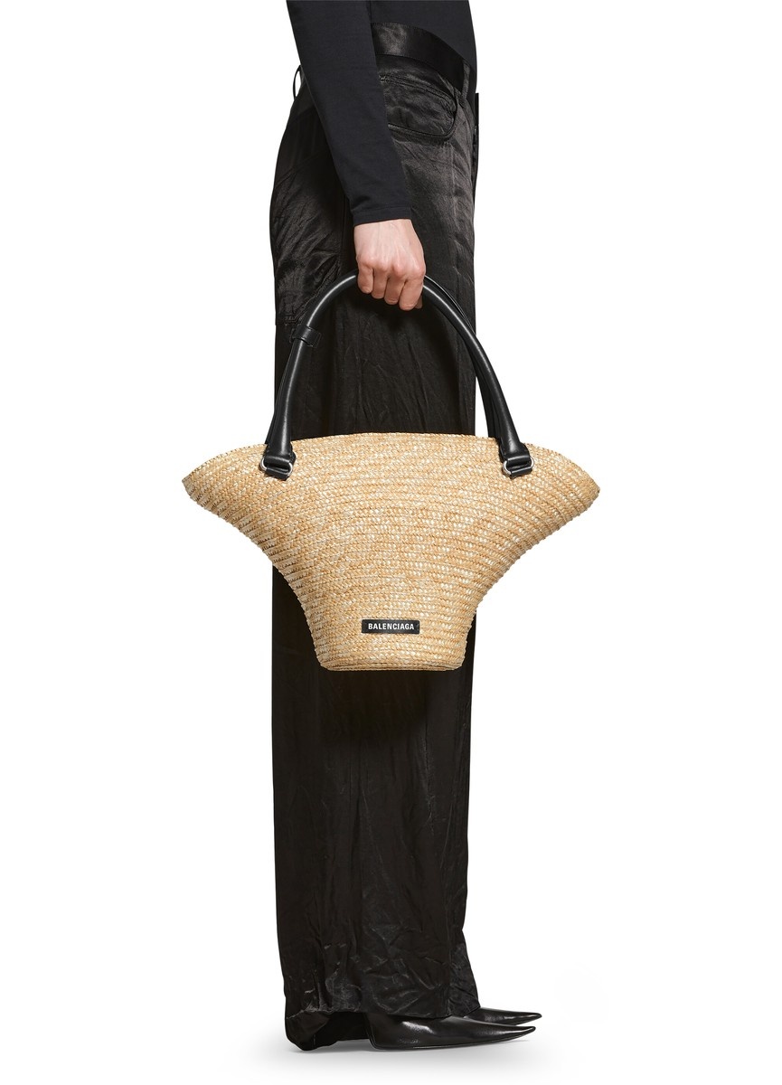 人気★関税込【BALENCIAGA】 BEACH TOTE M 57b644ae7441404f13d2c95b_balen