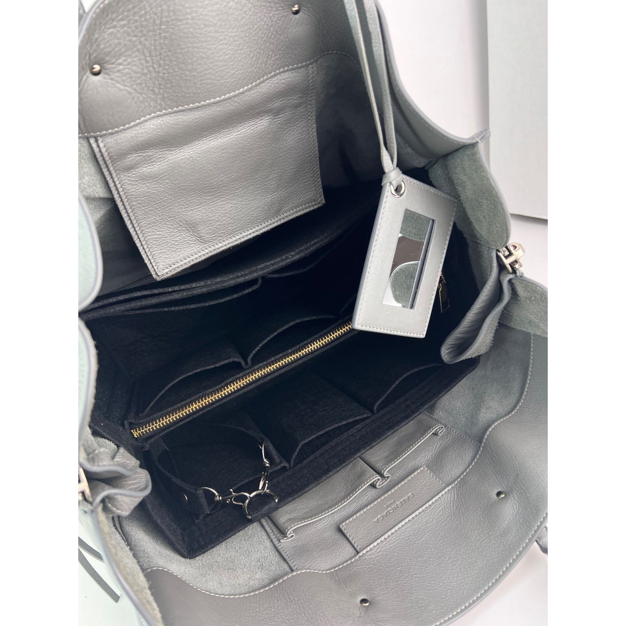 Balenciaga Veau Papier A4 Zip Around Grey Shoulder Bag - 9