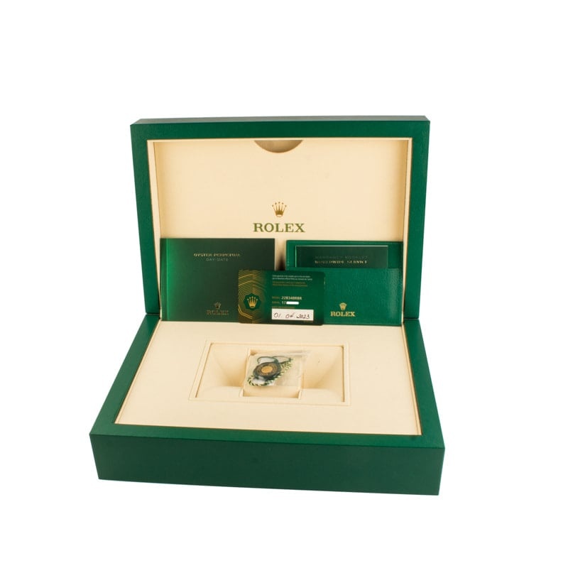 Rolex Day-Date 40 Ref 228348 Diamond Bezel - 4
