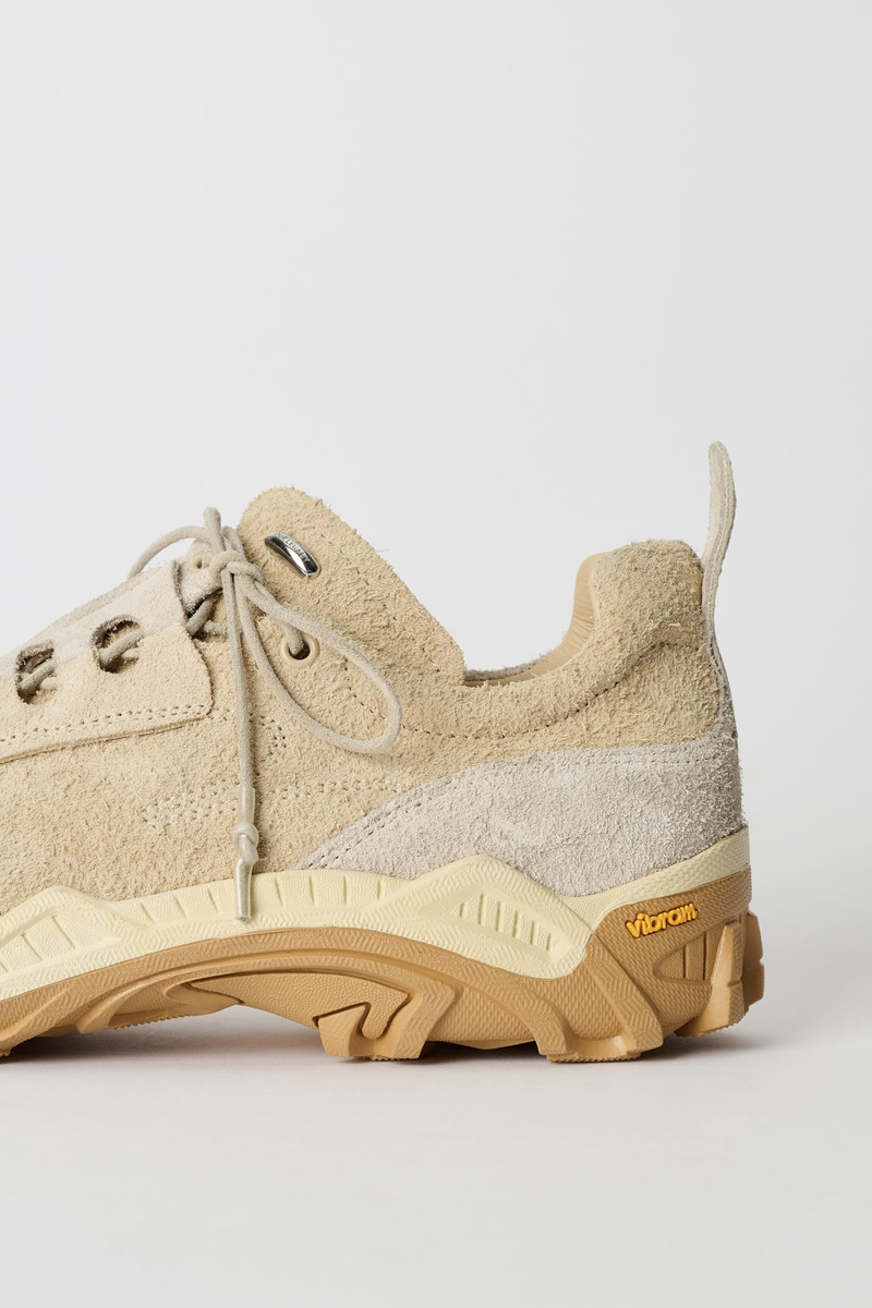 Gabe Warm Fog Suede 3