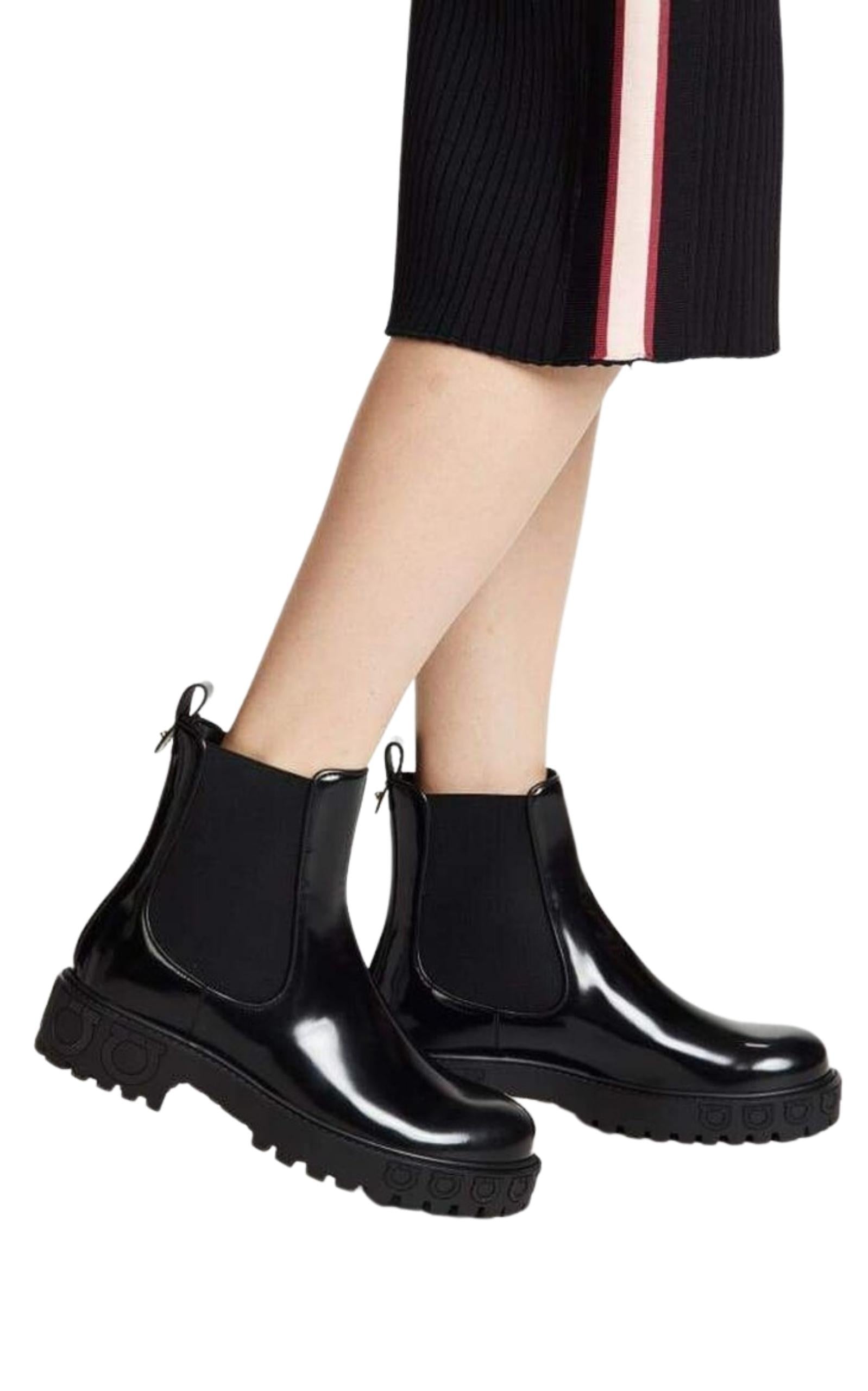 Varsi Leather Gancini-Sole Chelsea Boots - 2
