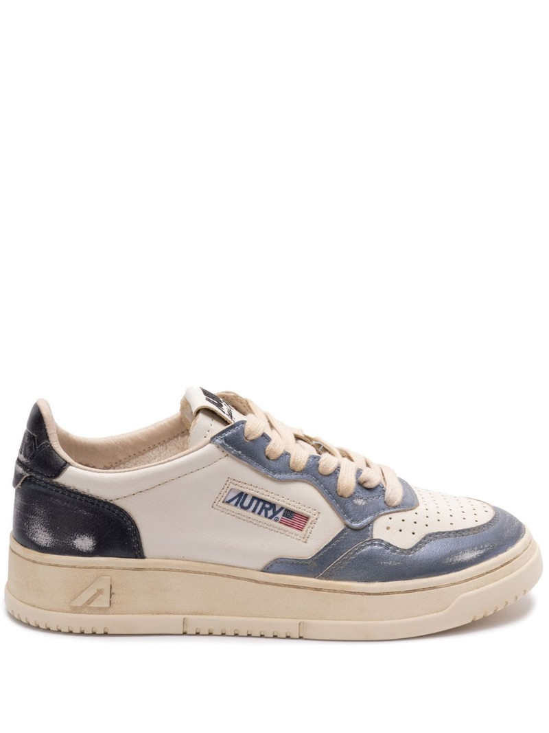 Medallist sneakers 1