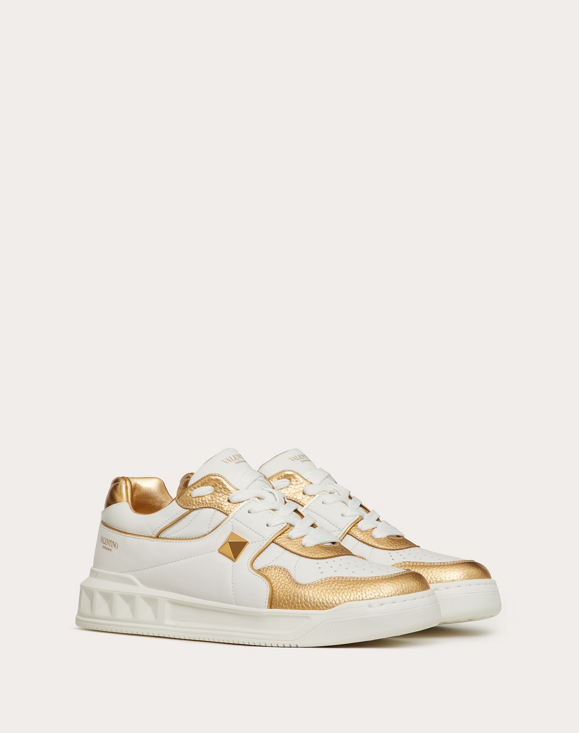 ONE STUD Low-Top Sneaker in Nappa with metallic details - 2