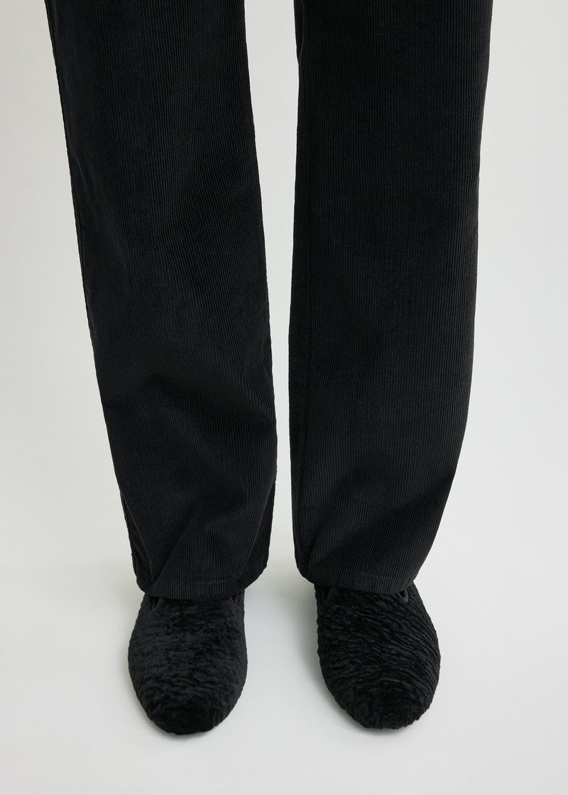 TOTEME Shearling loafers black outlook