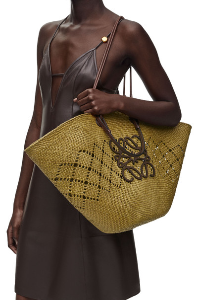 Loewe Large Anagram Basket bag in iraca palm and calfskin outlook