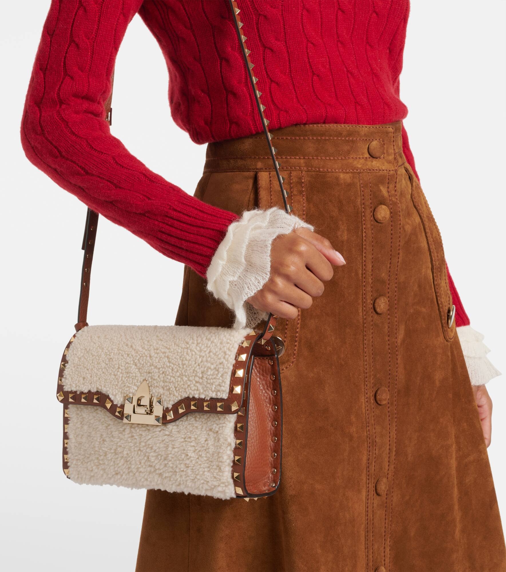 Rockstud Small shearling shoulder bag - 2