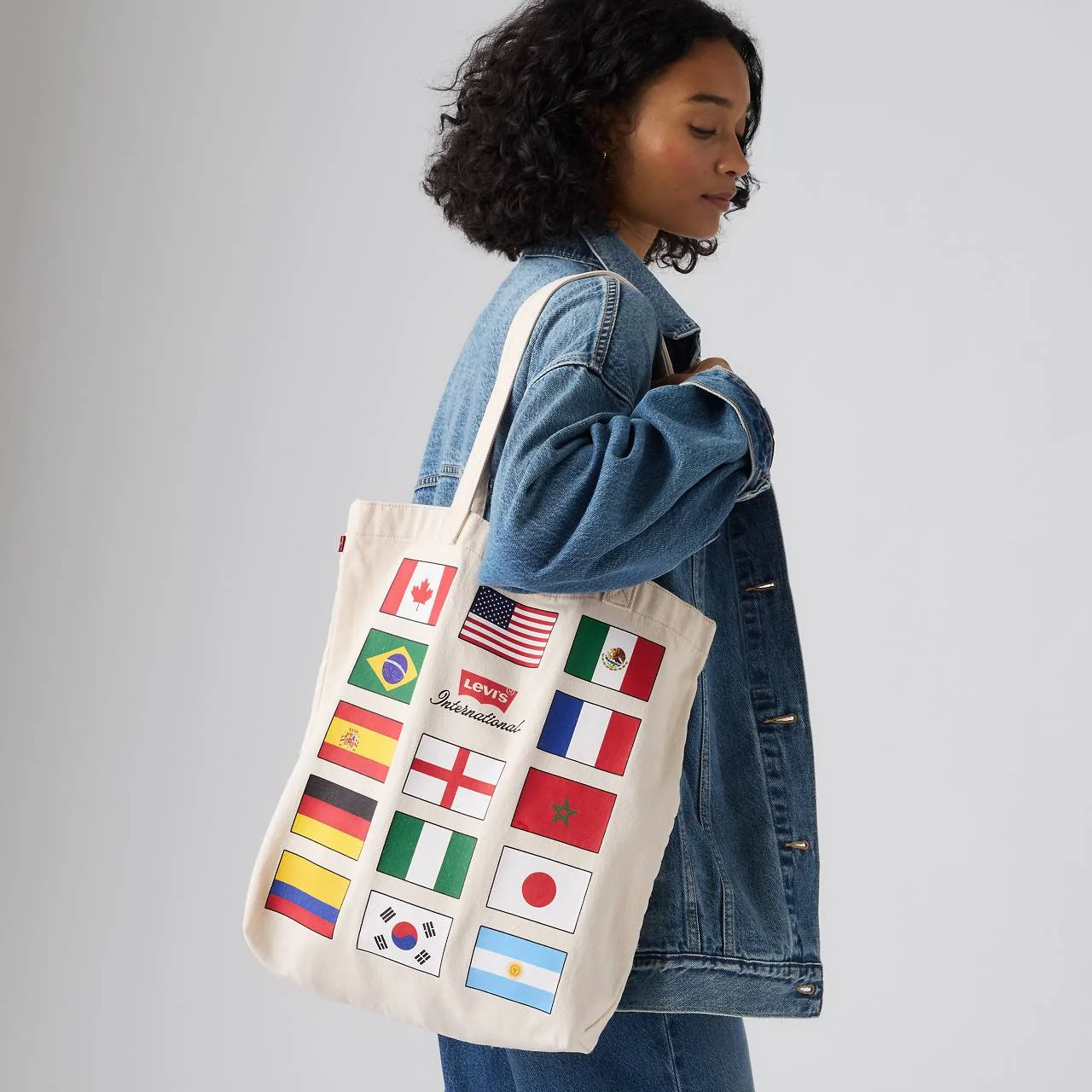 INTERNATIONAL TOTE - 1