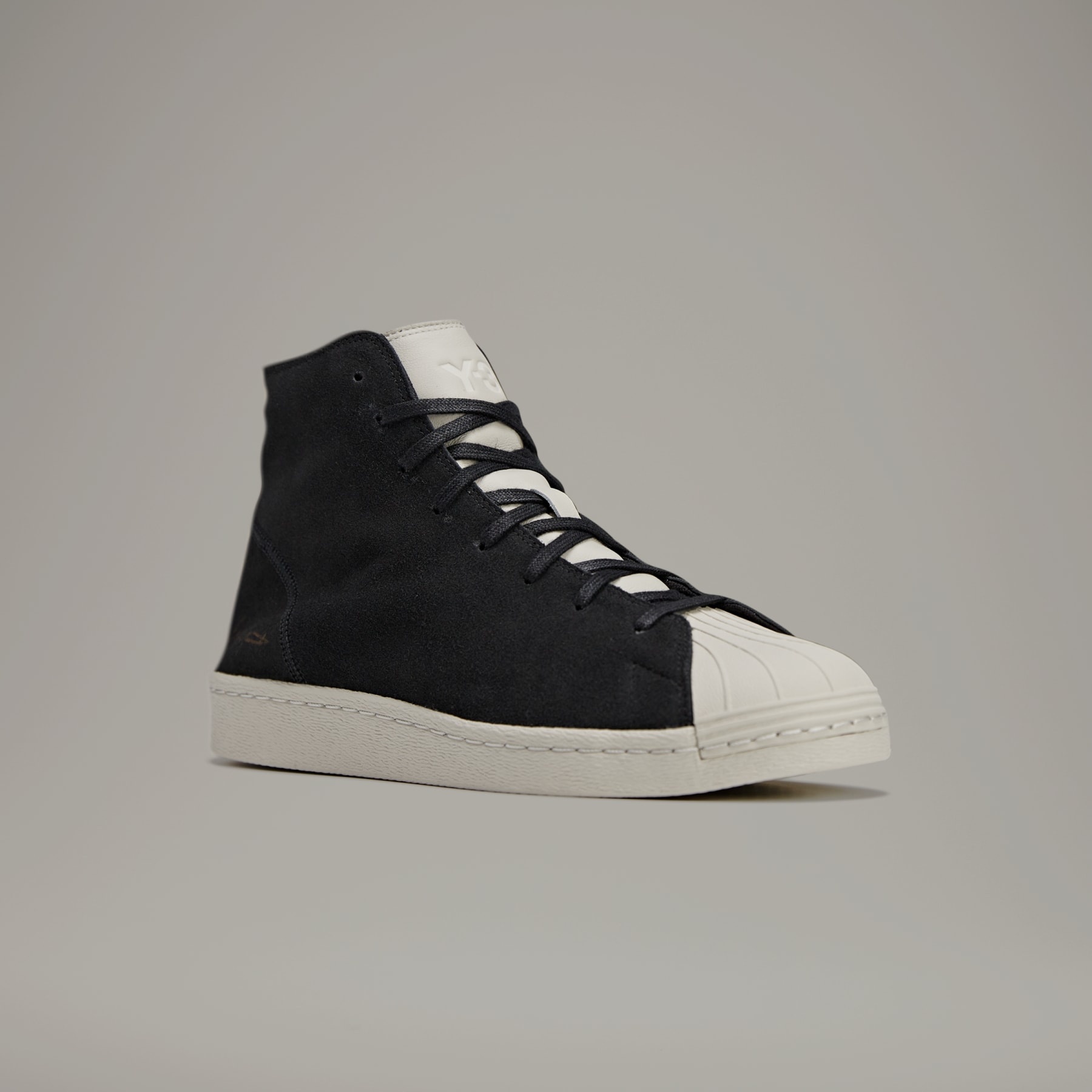 Y-3 Pro Model - 5