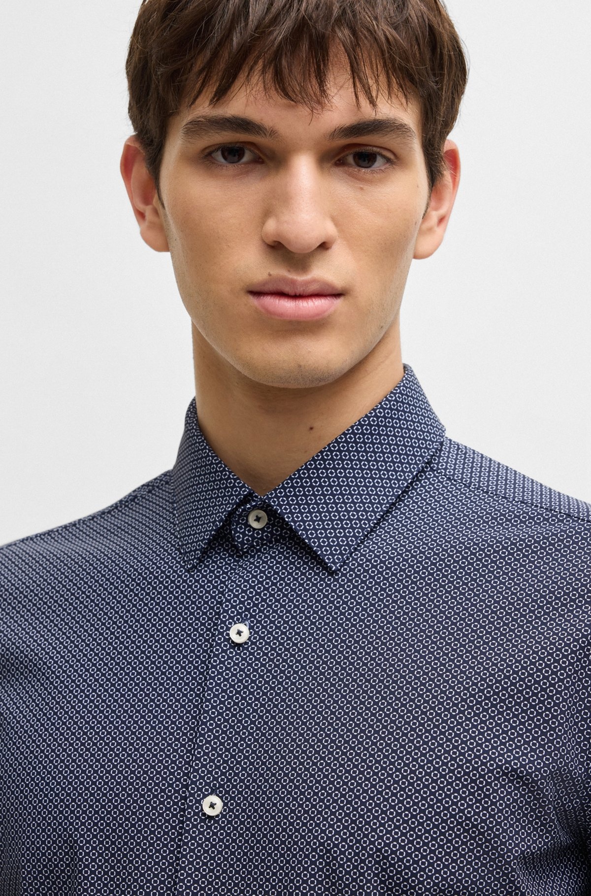 SLIM-FIT SHIRT IN GEOMETRIC-PRINT PERFORMANCE-STRETCH JERSEY - 3