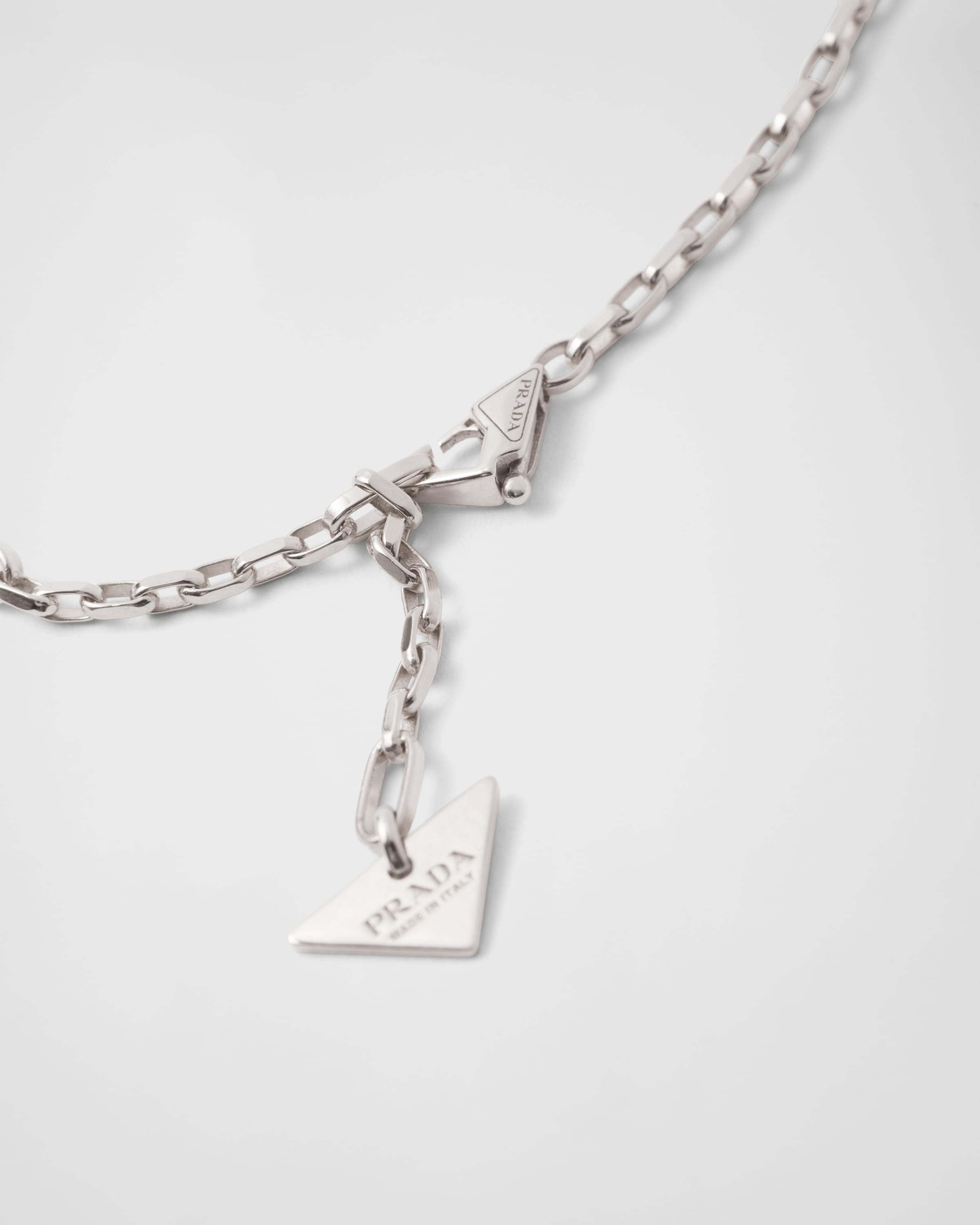 Eternal Gold mini triangle pendant necklace in white gold and diamonds - 5