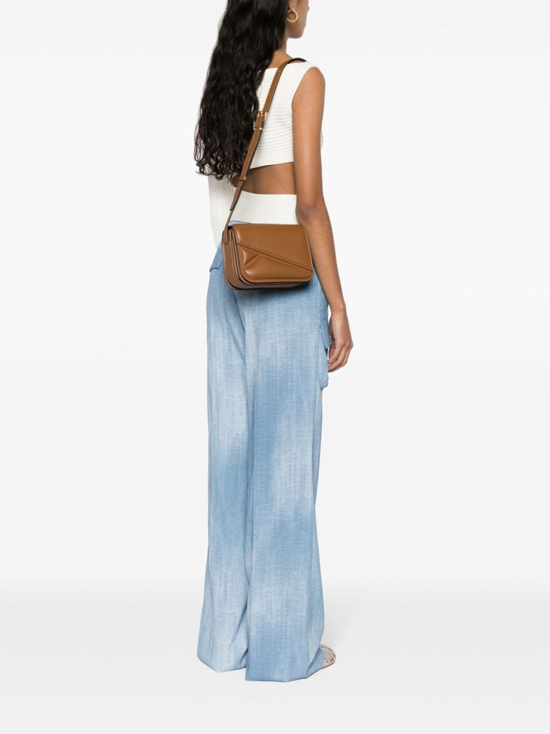 WANDLER Oscar Trunk leather crossbody bag outlook