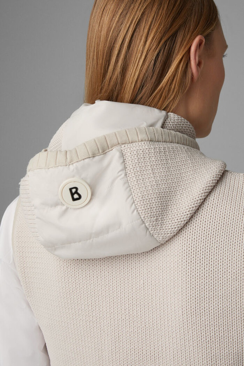 Maxima Knitted waistcoat in Sand 3