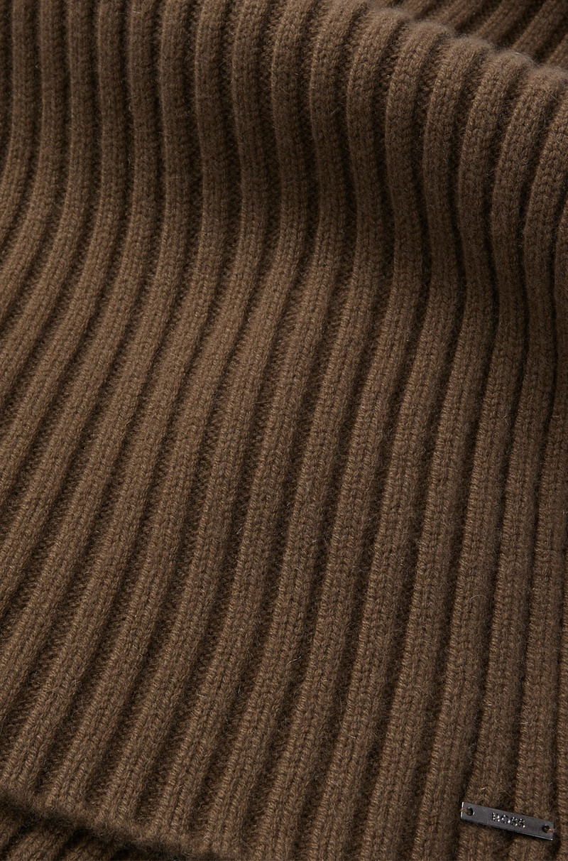 RIB-KNIT CASHMERE SCARF WITH METAL LOGO PLAQUE 4