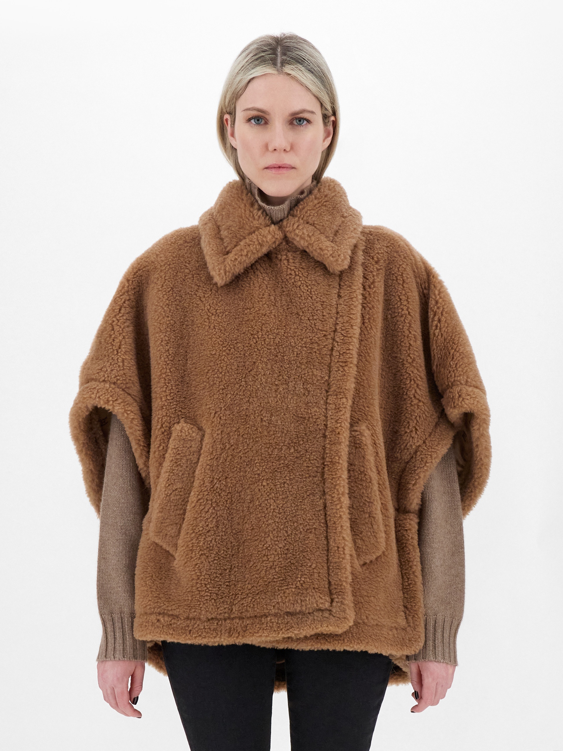 TEBE Cape in Teddy fabric - 3