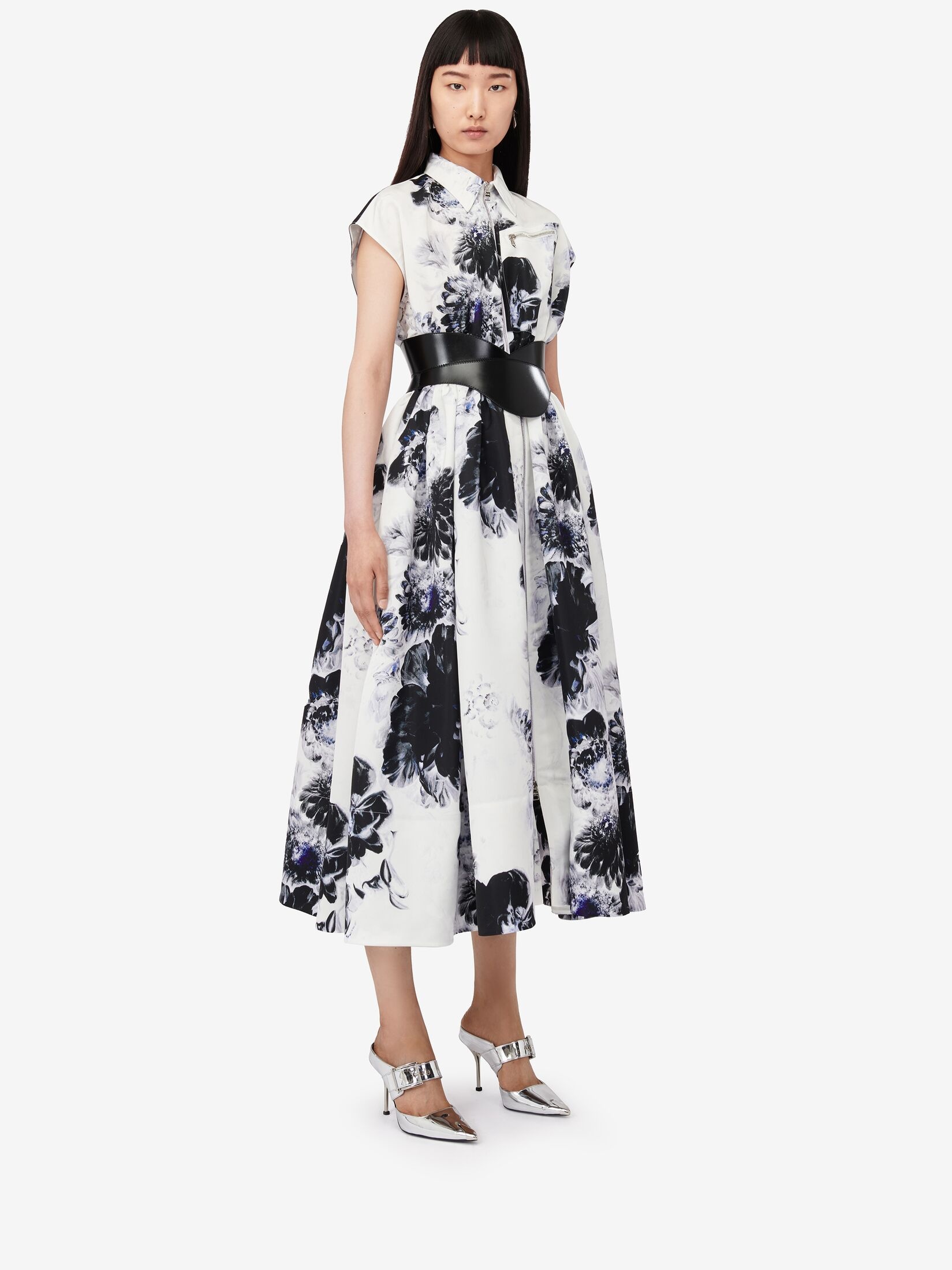 Women's Chiaroscuro Shirt Dress in White/black/electric Blue - 3