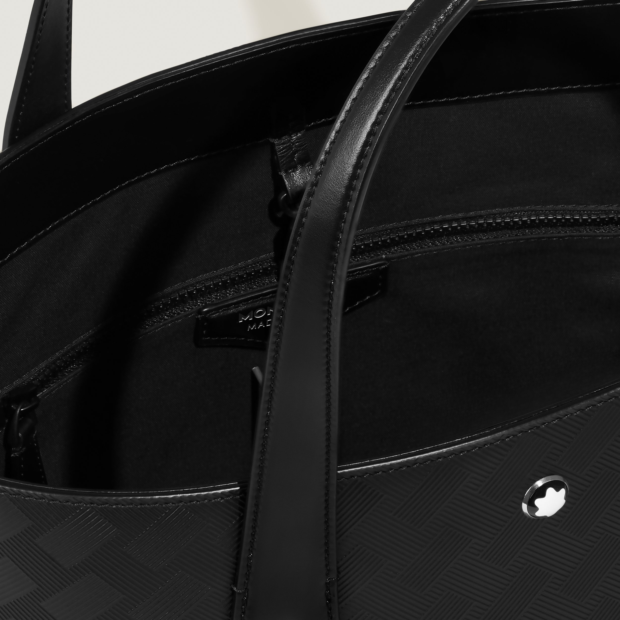 Montblanc 146 bag medium size - 4