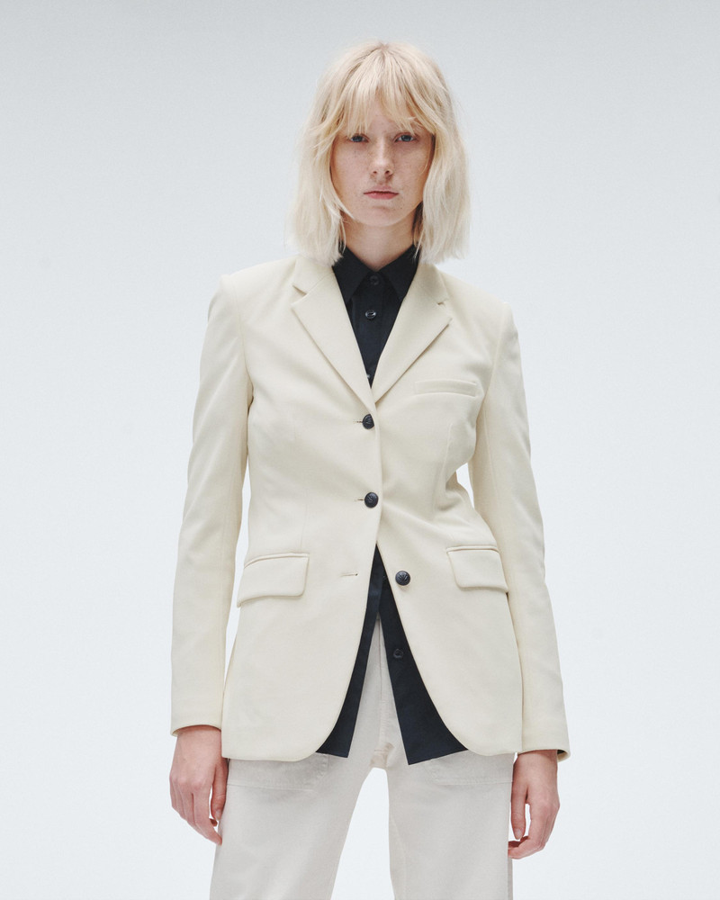 Cadence Italian Twill Blazer
Tailored Fit 2