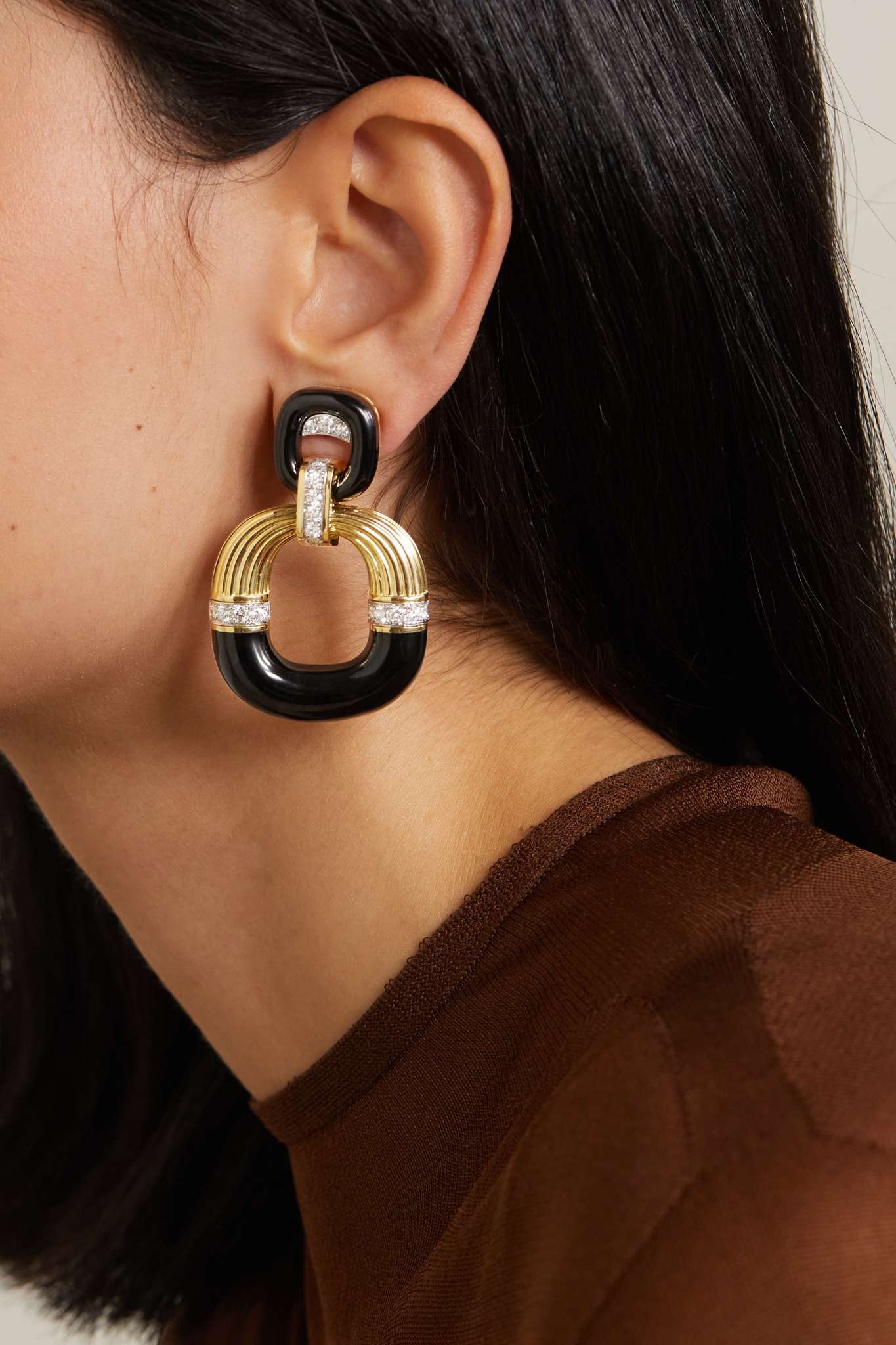 Radiator 18-karat gold, platinum, diamond and enamel clip earrings - 2