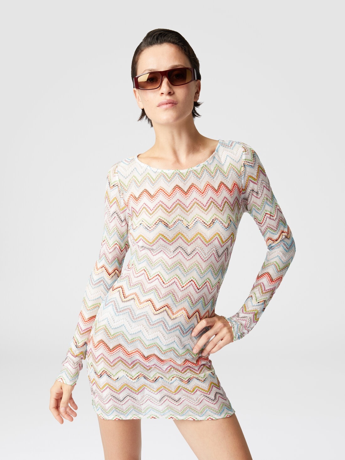 Short cover-up dress with zig zag lamé 3D - 4