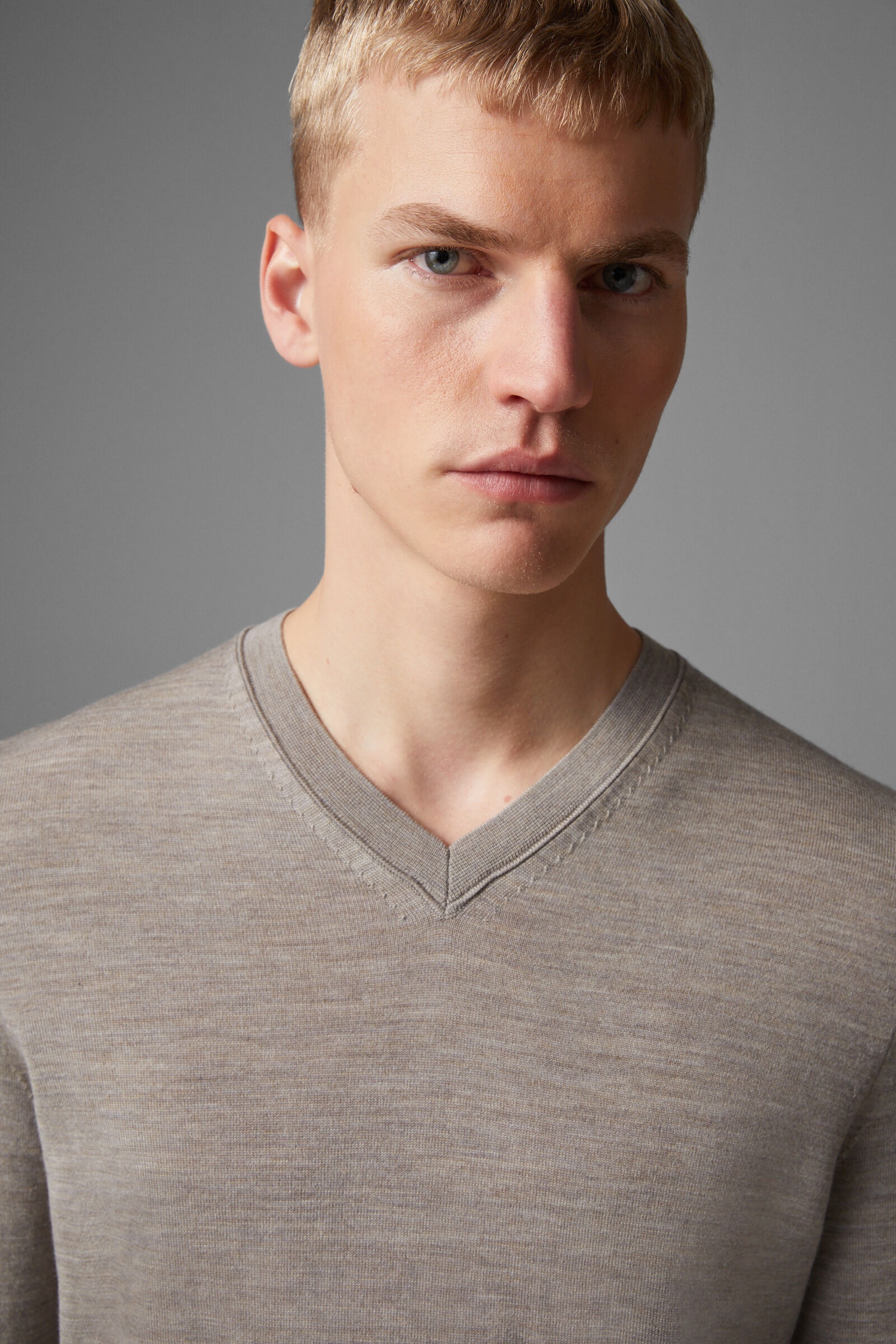 Omar sweater in Taupe - 4
