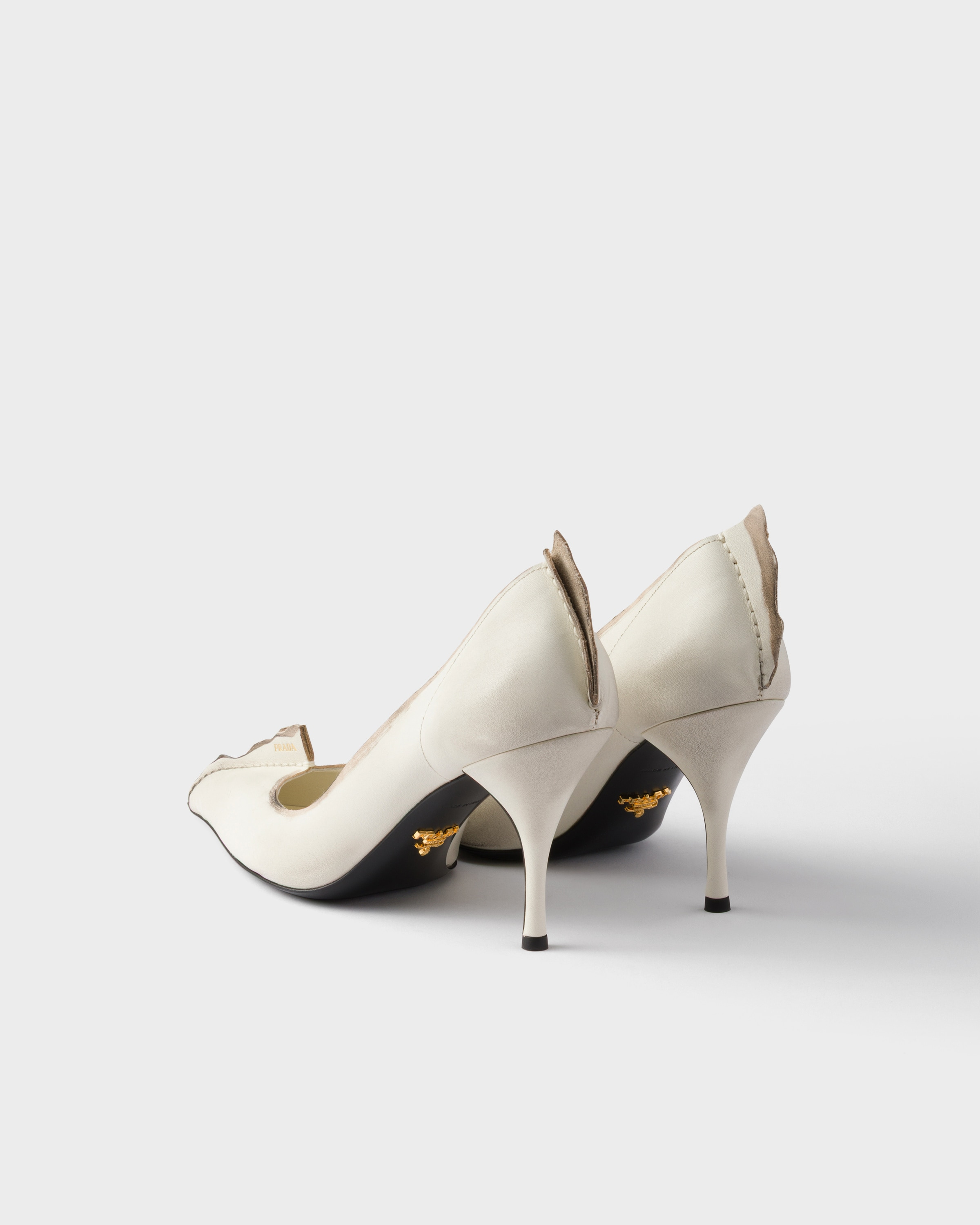 Antiqued leather pumps - 5