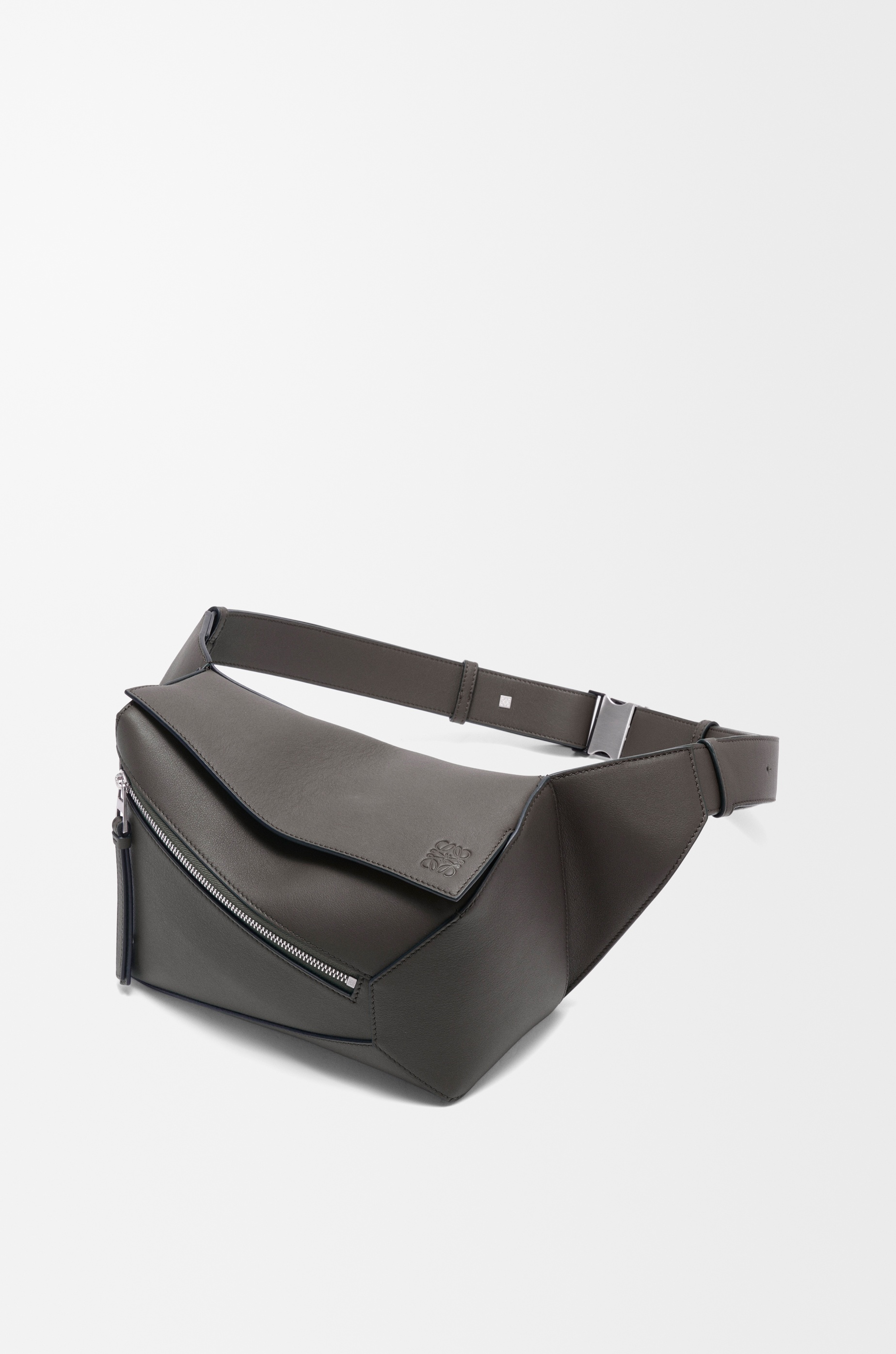 Small Puzzle bumbag in classic calfskin - 3