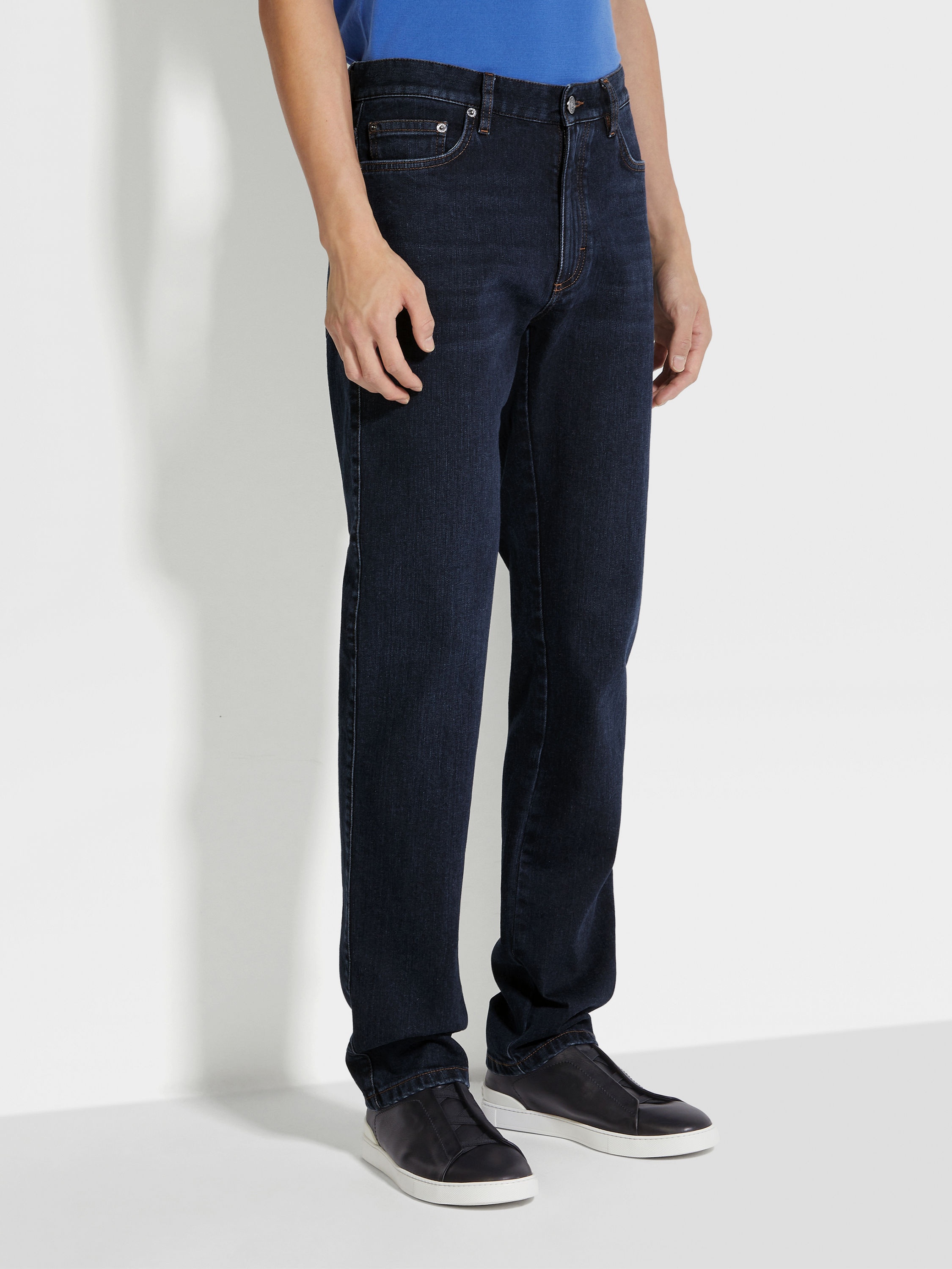 DARK BLUE RINSE-WASHED STRETCH COTTON ROCCIA JEANS - 5