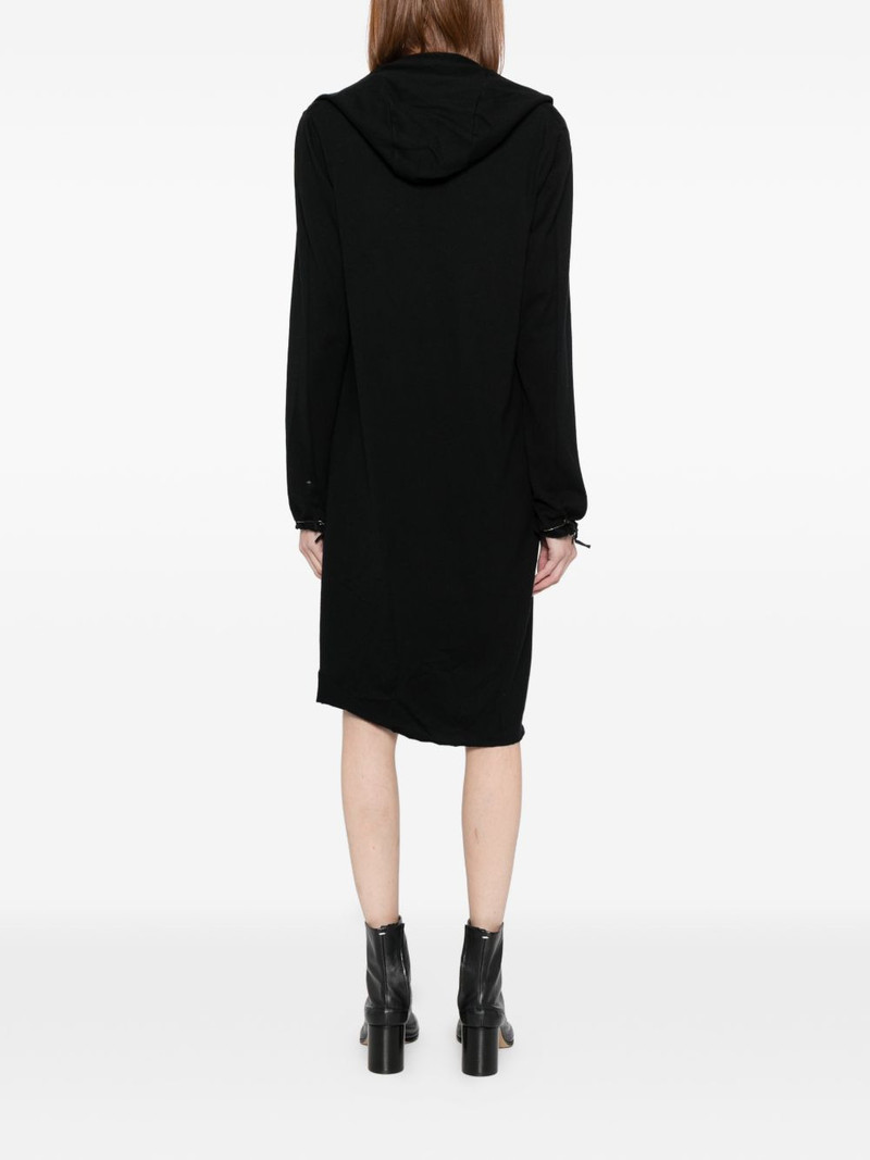 long-sleeved dress 4